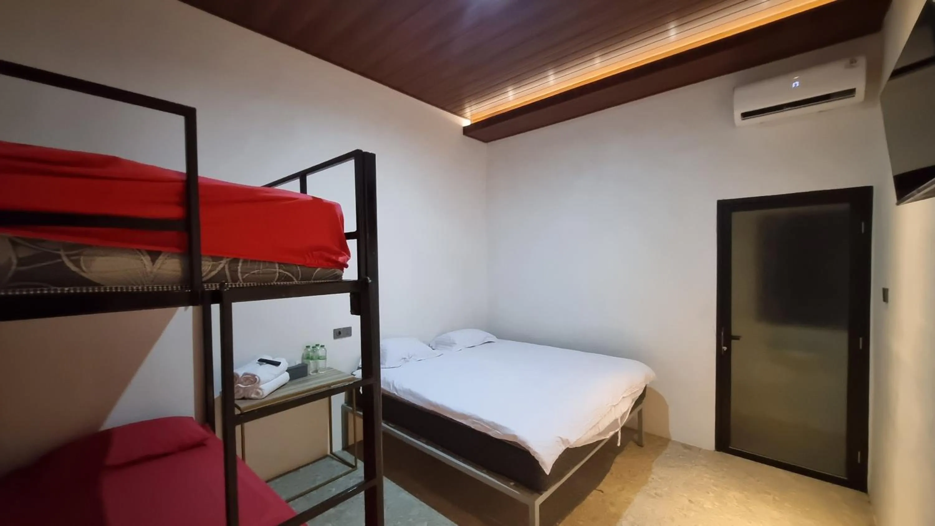 Bed in Uni Inn Semarang - Gunung Pati