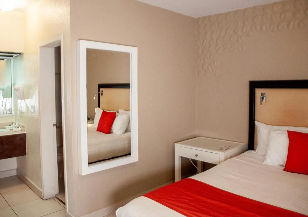 Bed in Del Mar Inn Playas