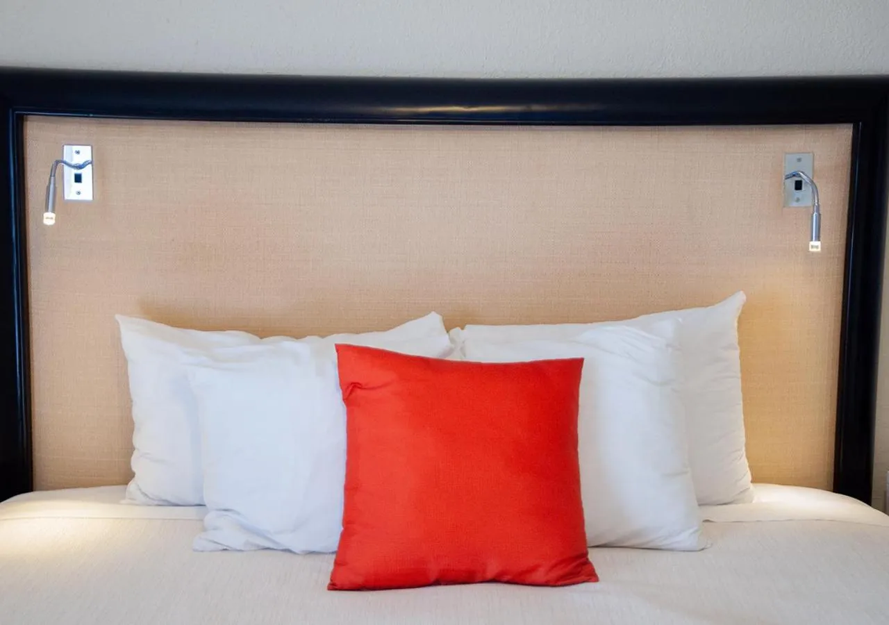 Bed in Del Mar Inn Playas