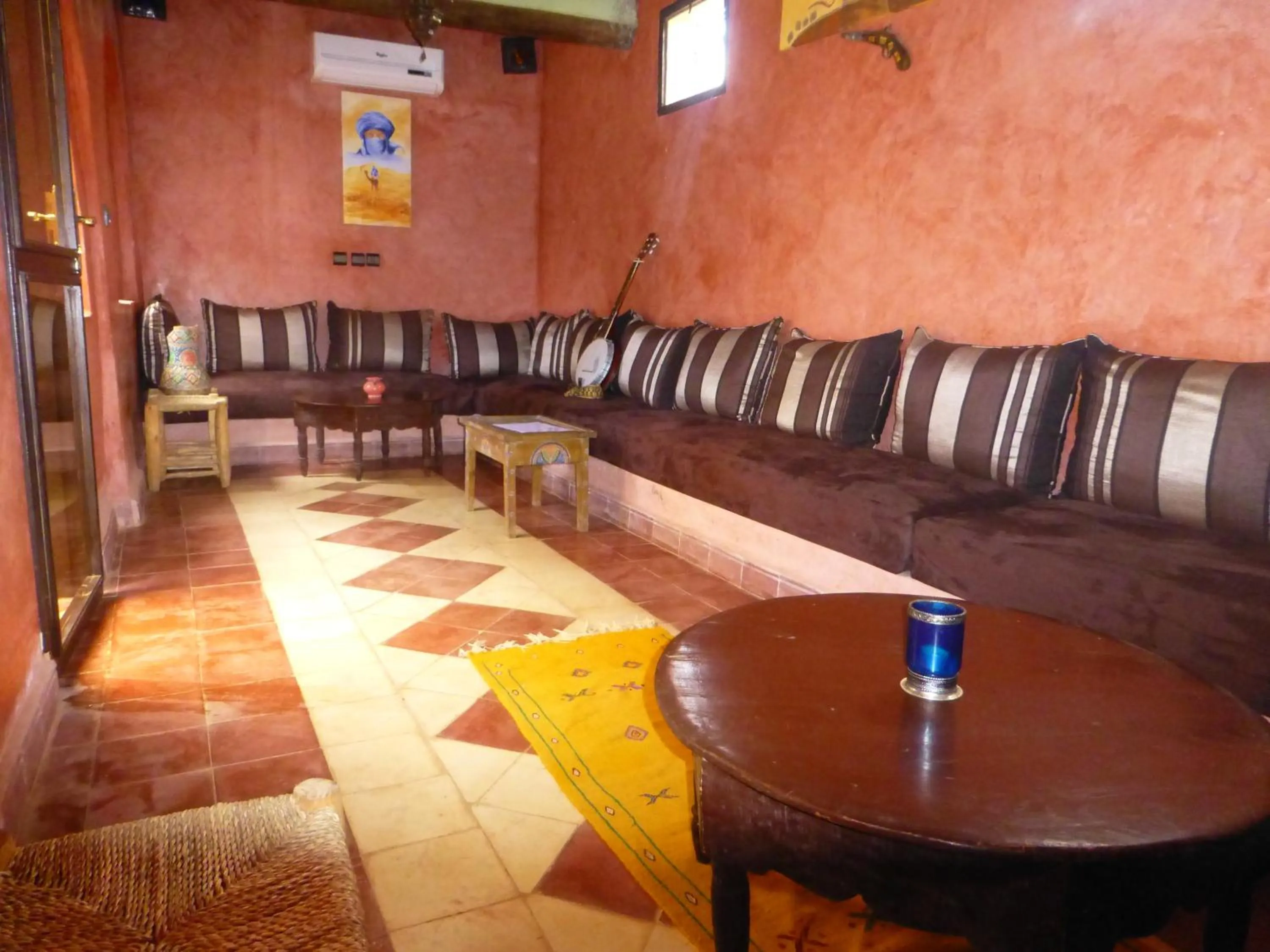 Living room in Kasbah La Cigogne