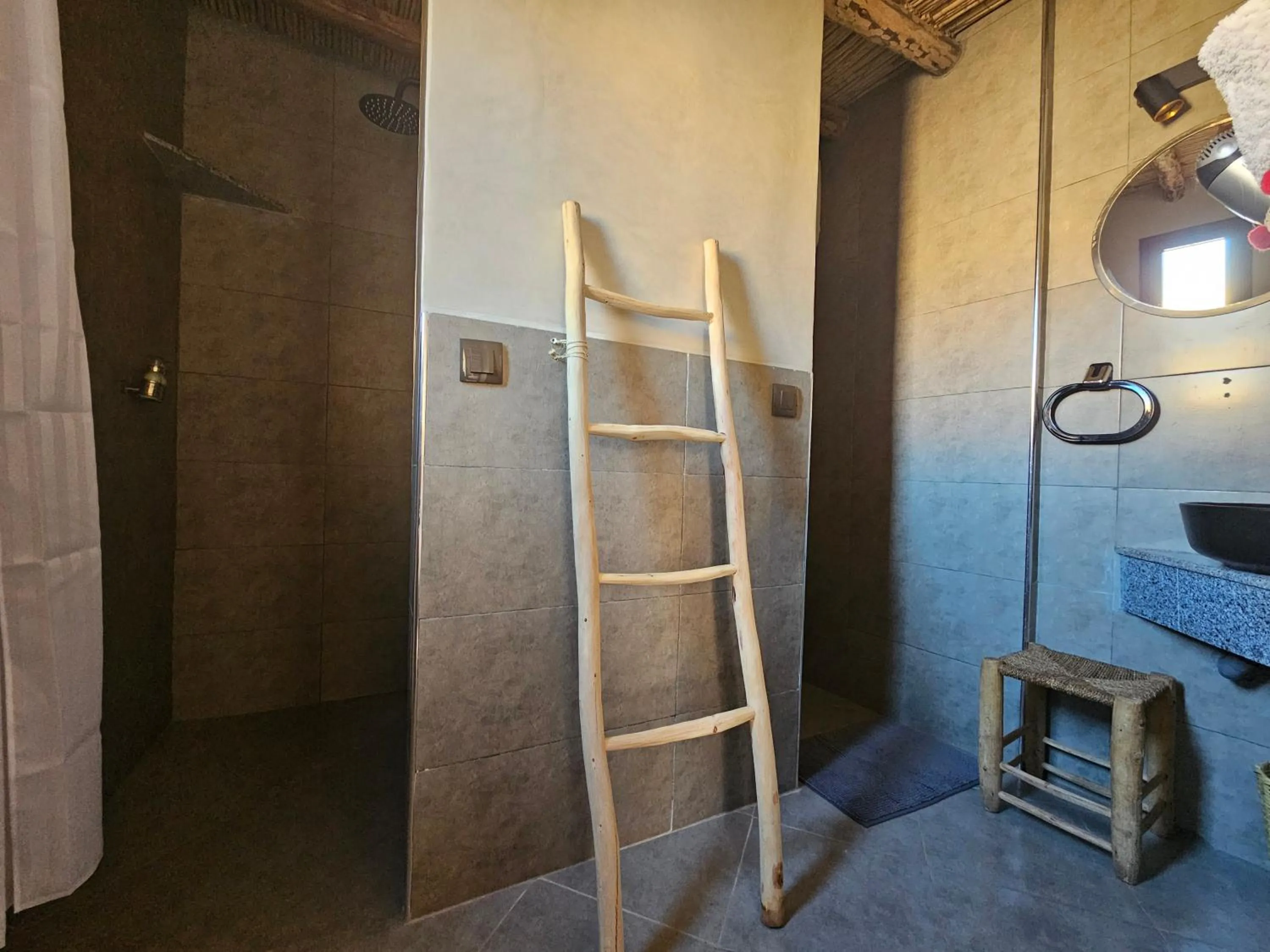 Bathroom in Kasbah La Cigogne
