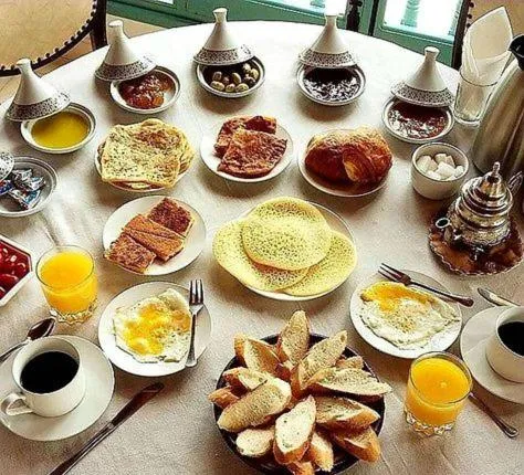 Breakfast in Kasbah La Cigogne