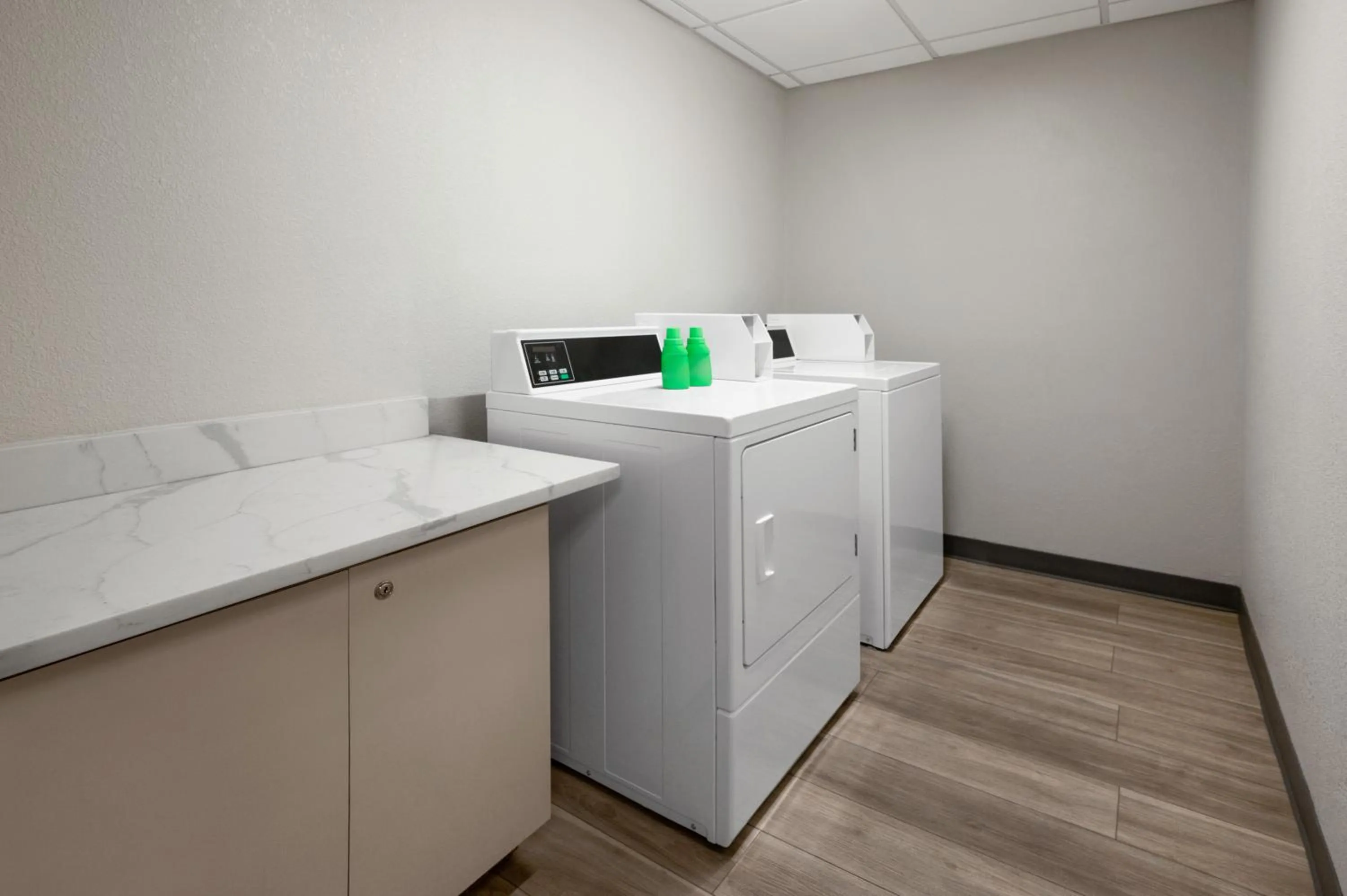 laundry in La Quinta Inn by Wyndham Columbus Dublin