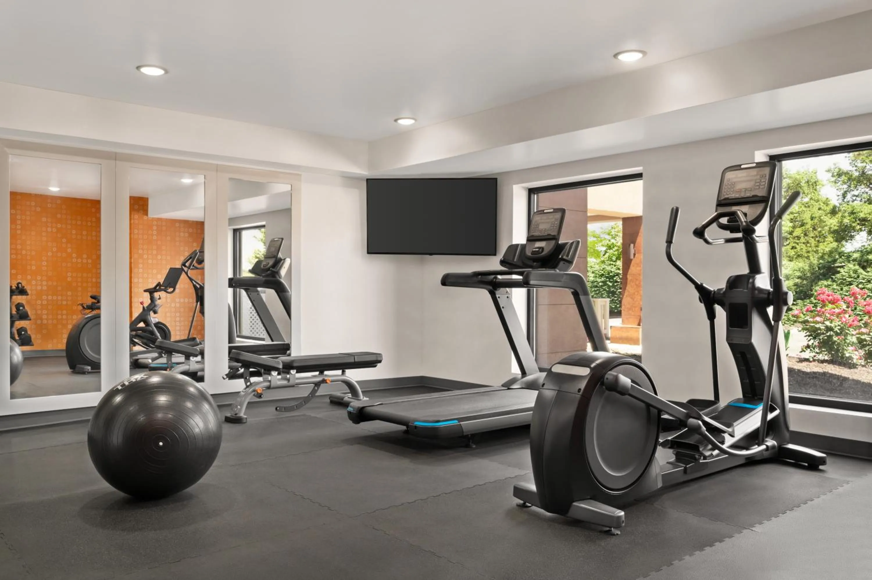 Fitness centre/facilities in La Quinta Inn by Wyndham Columbus Dublin