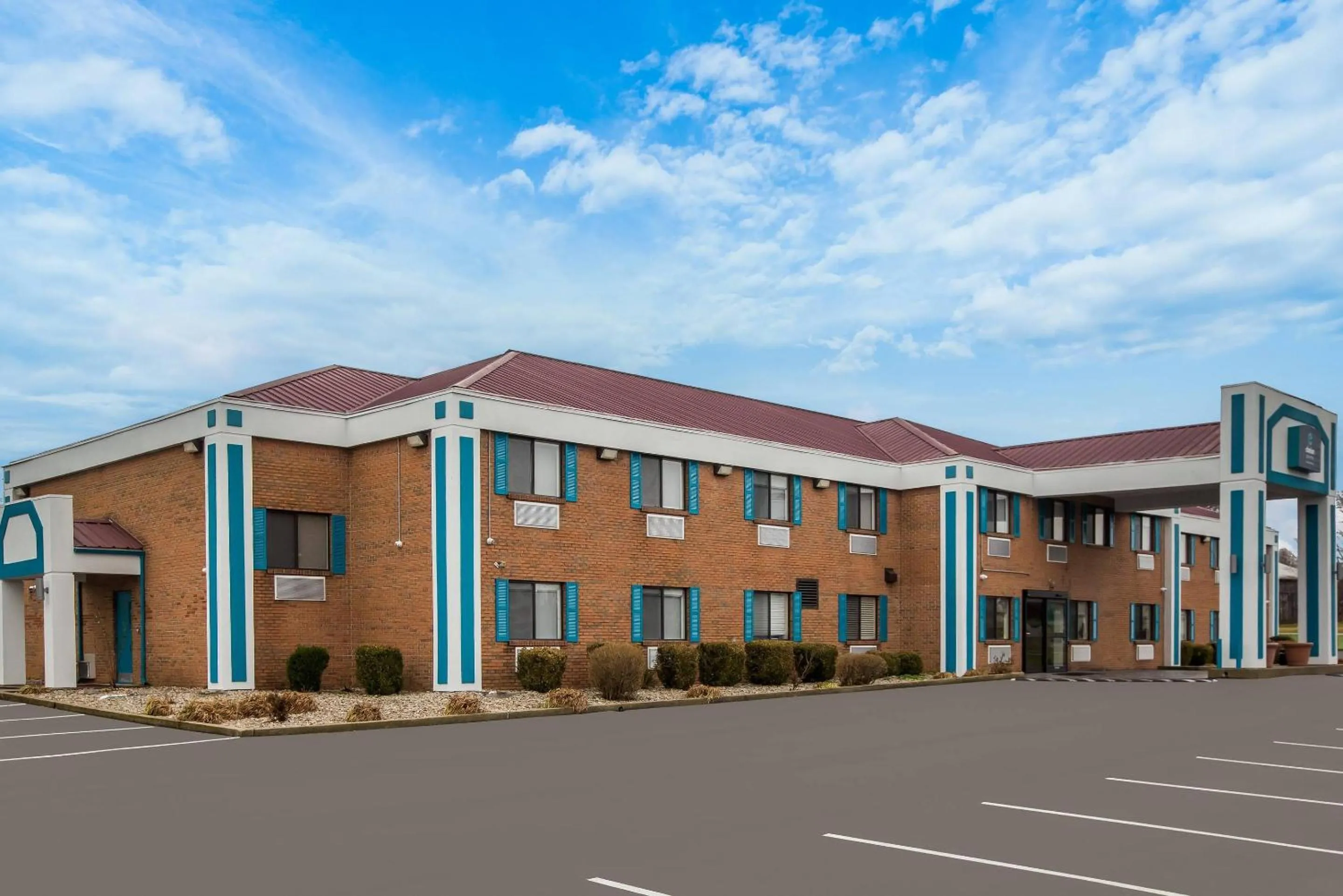 Property building in Clarion Pointe Harrodsburg-Danville