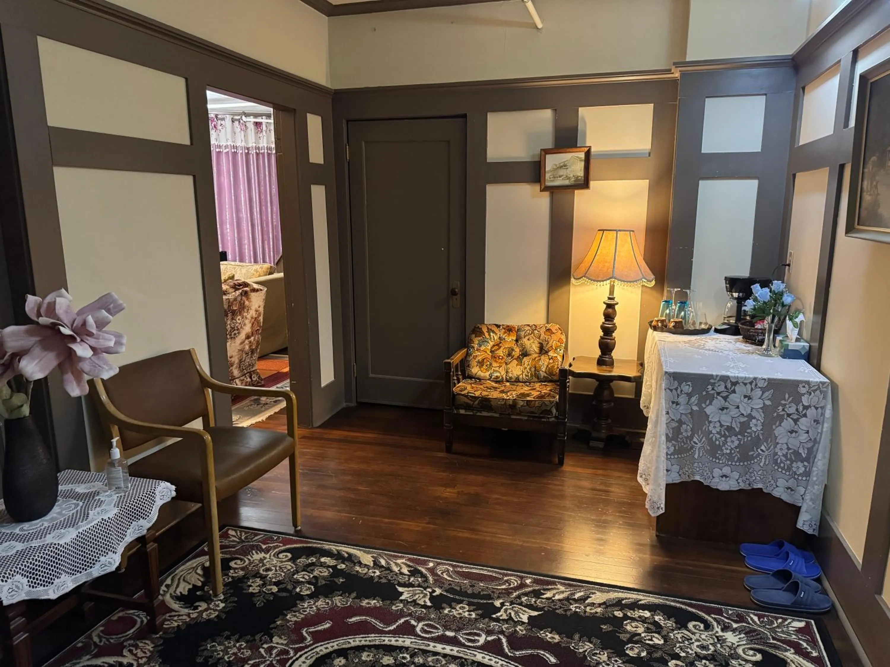 Seating area, Bed in Rodmay Hotel