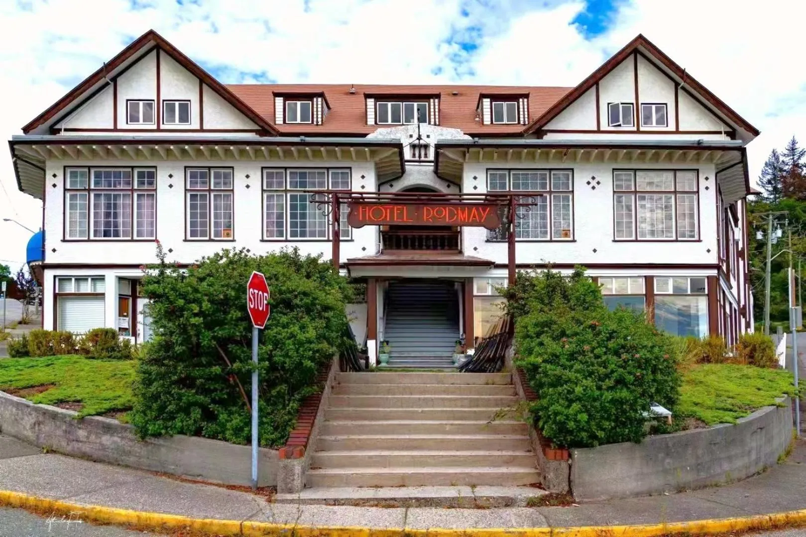 Property building in Rodmay Hotel