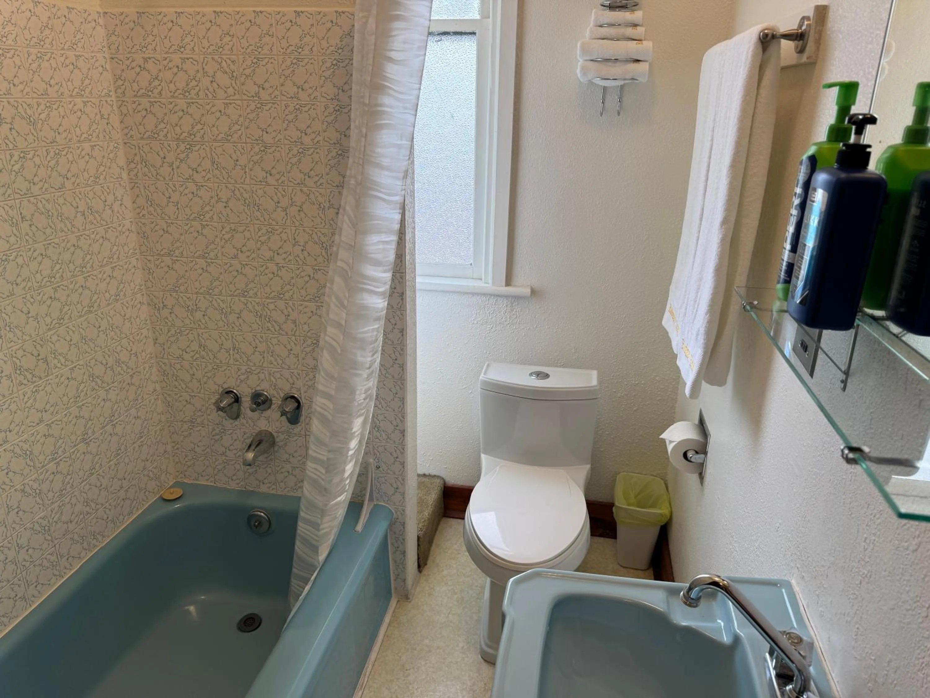 Bathroom in Rodmay Hotel