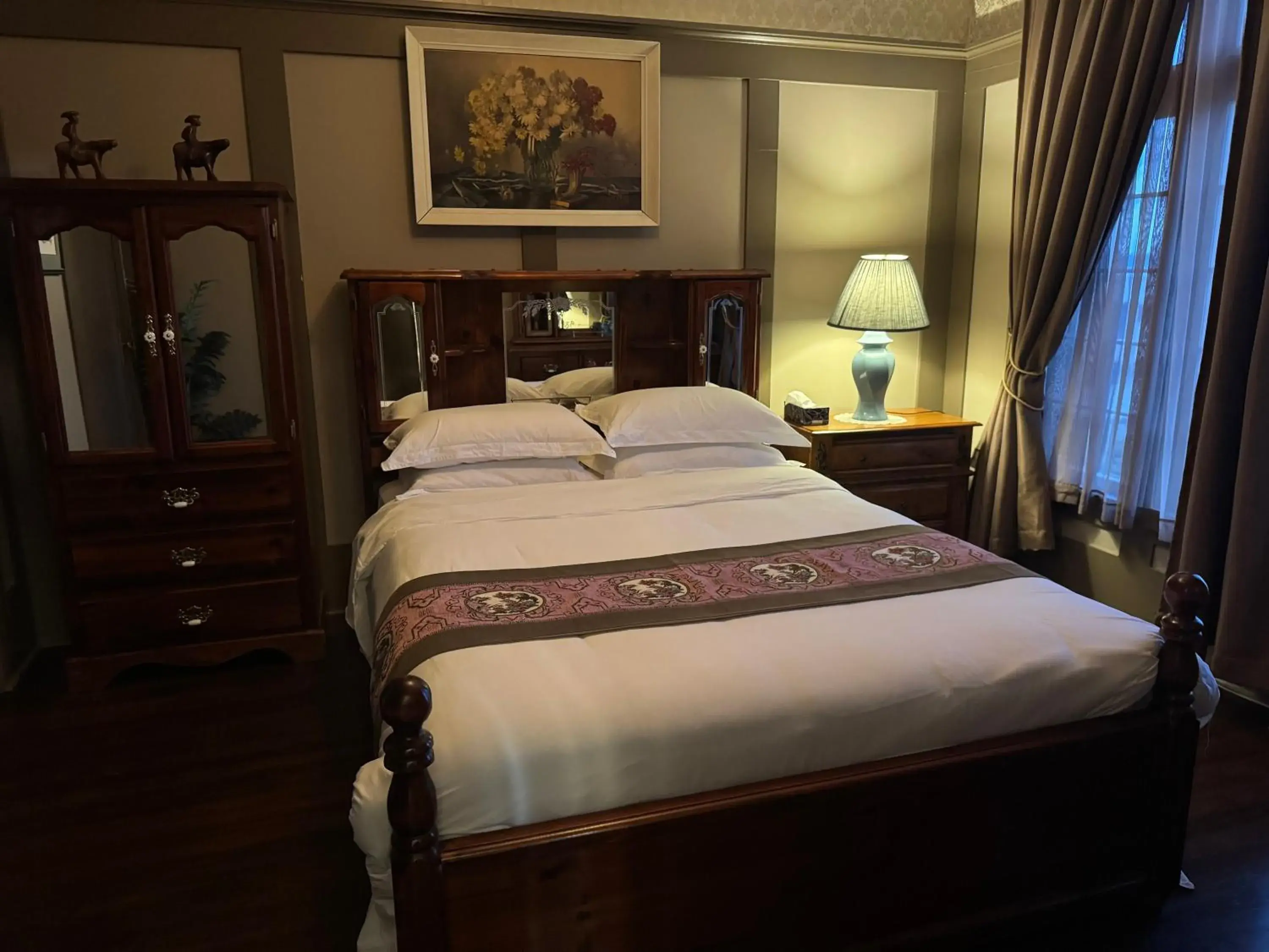 Executive Suite in Rodmay Hotel Executive Suite in Rodmay Hotel