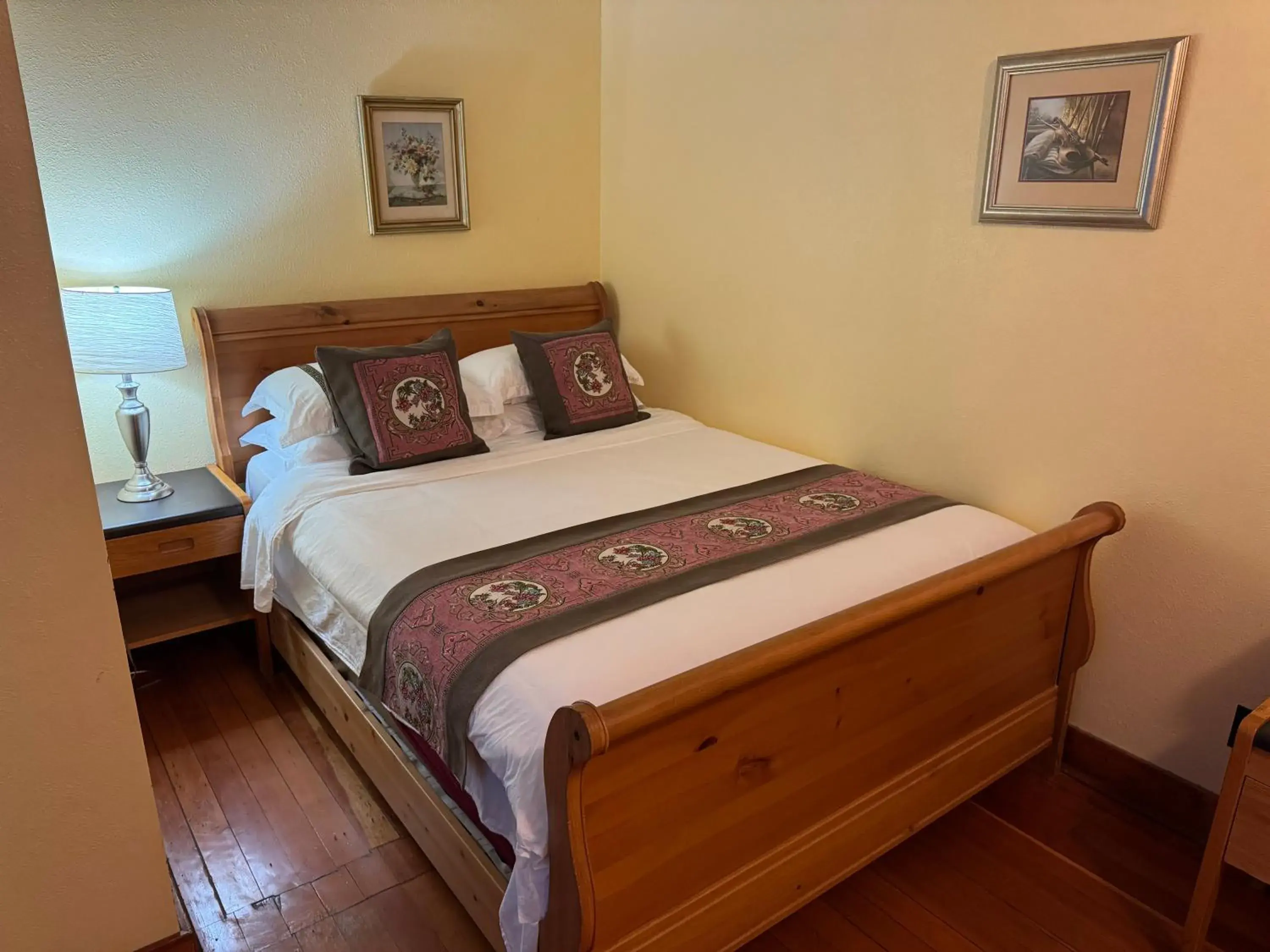 Deluxe Double Room with Side Sea View in Rodmay Hotel Deluxe Double Room with Side Sea View in Rodmay Hotel