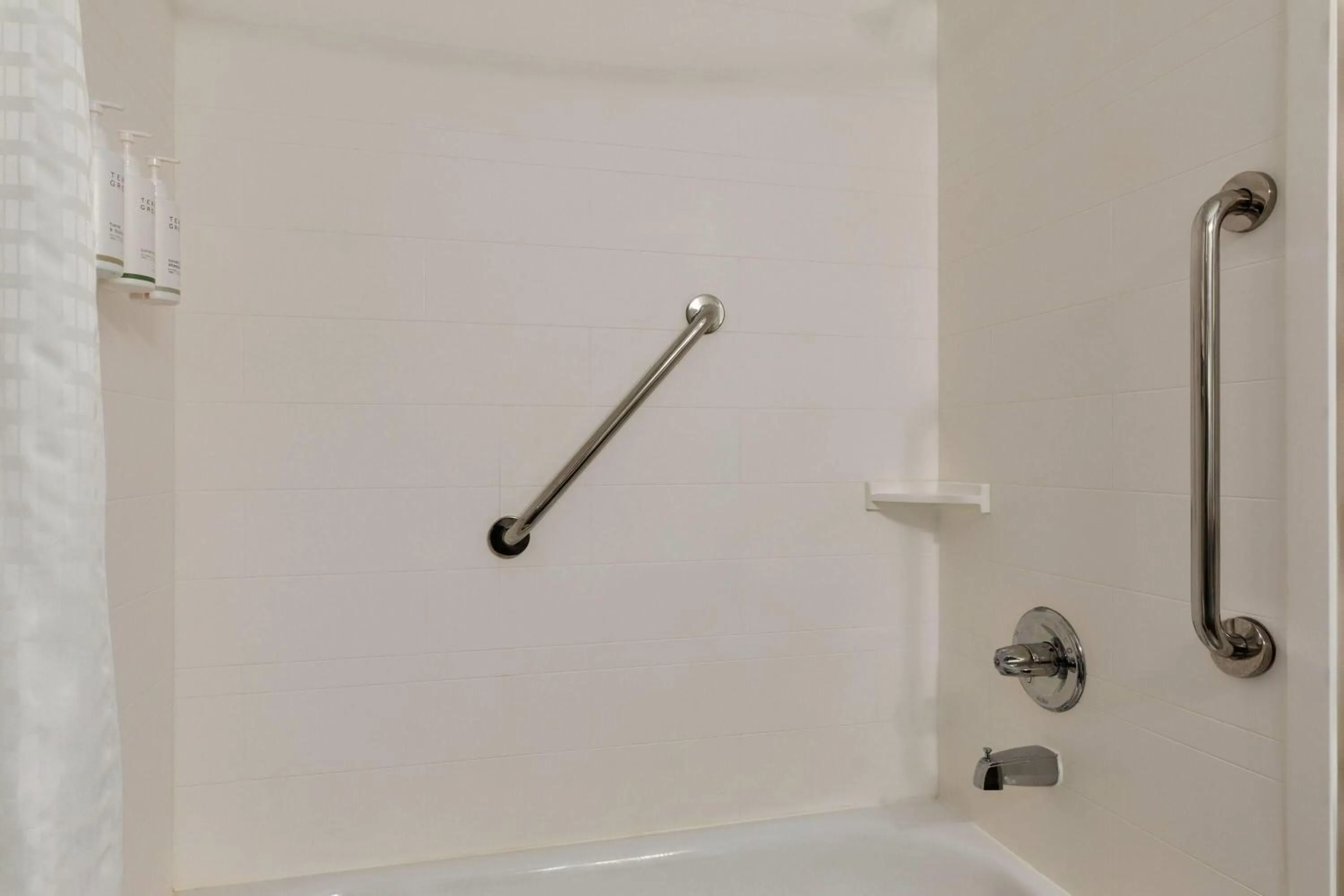 Bathroom in Days Inn & Suites by Wyndham Prattville-Montgomery