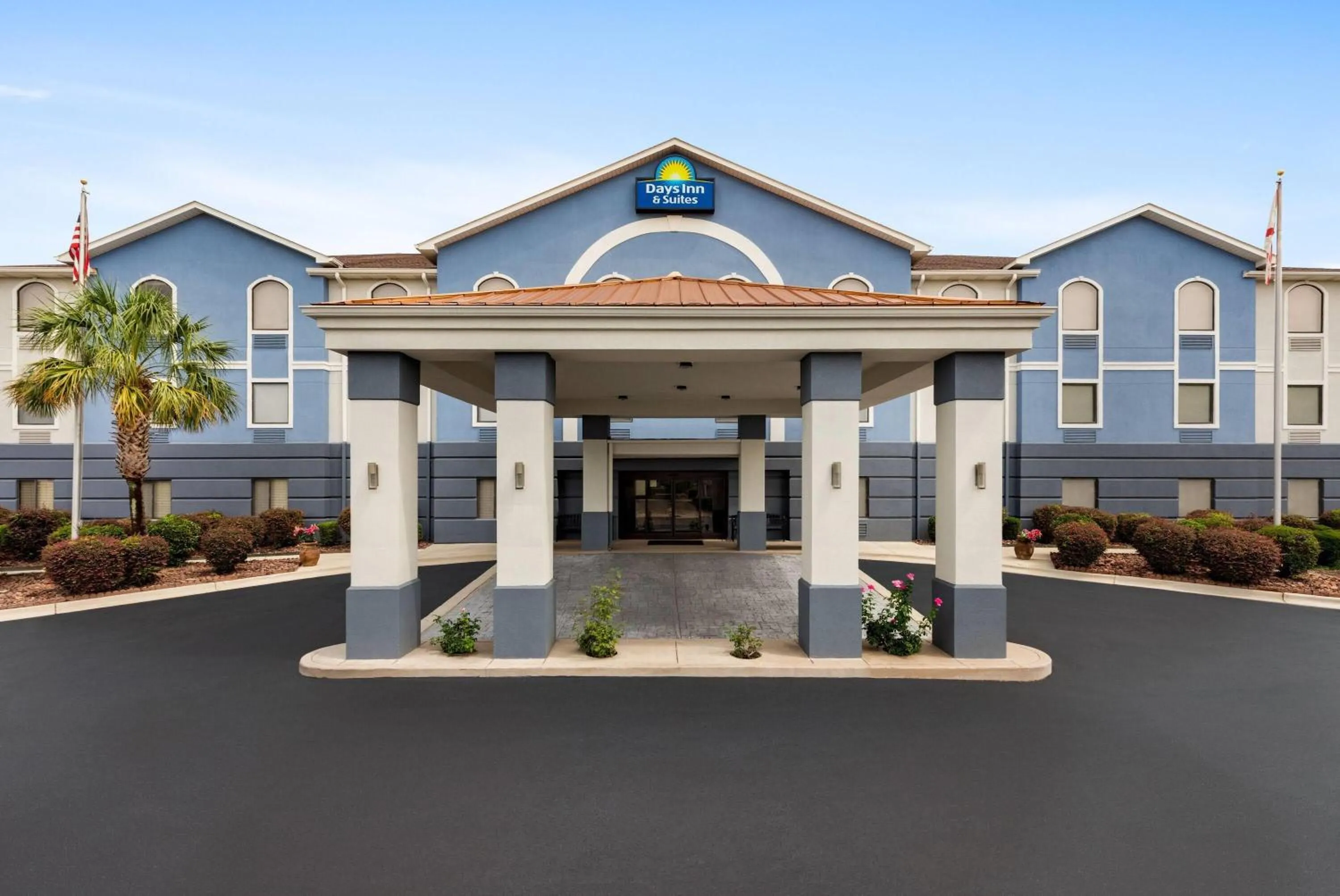 Property building in Days Inn & Suites by Wyndham Prattville-Montgomery