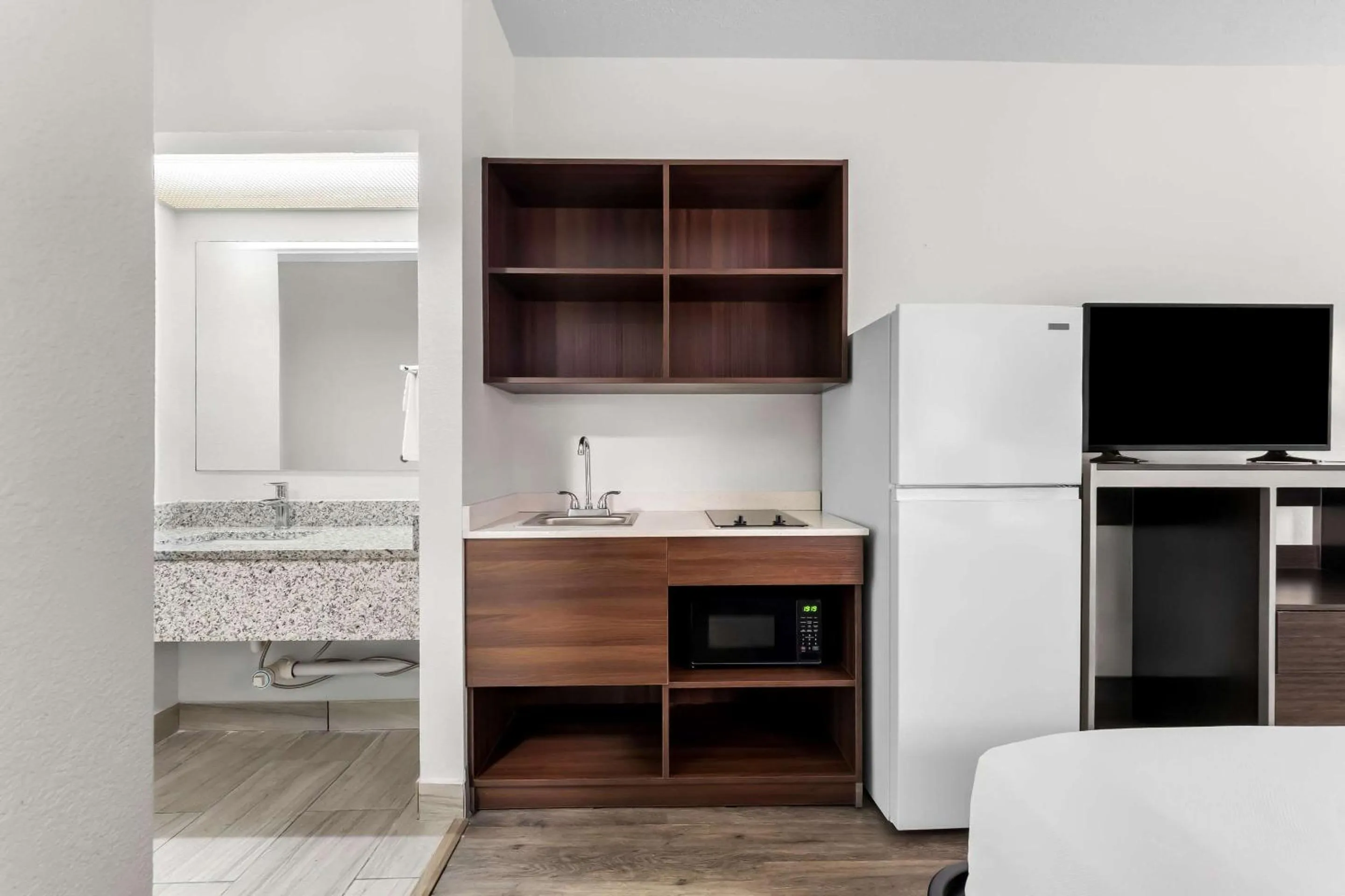 Bedroom in Americas Best Value Inn - Chattanooga