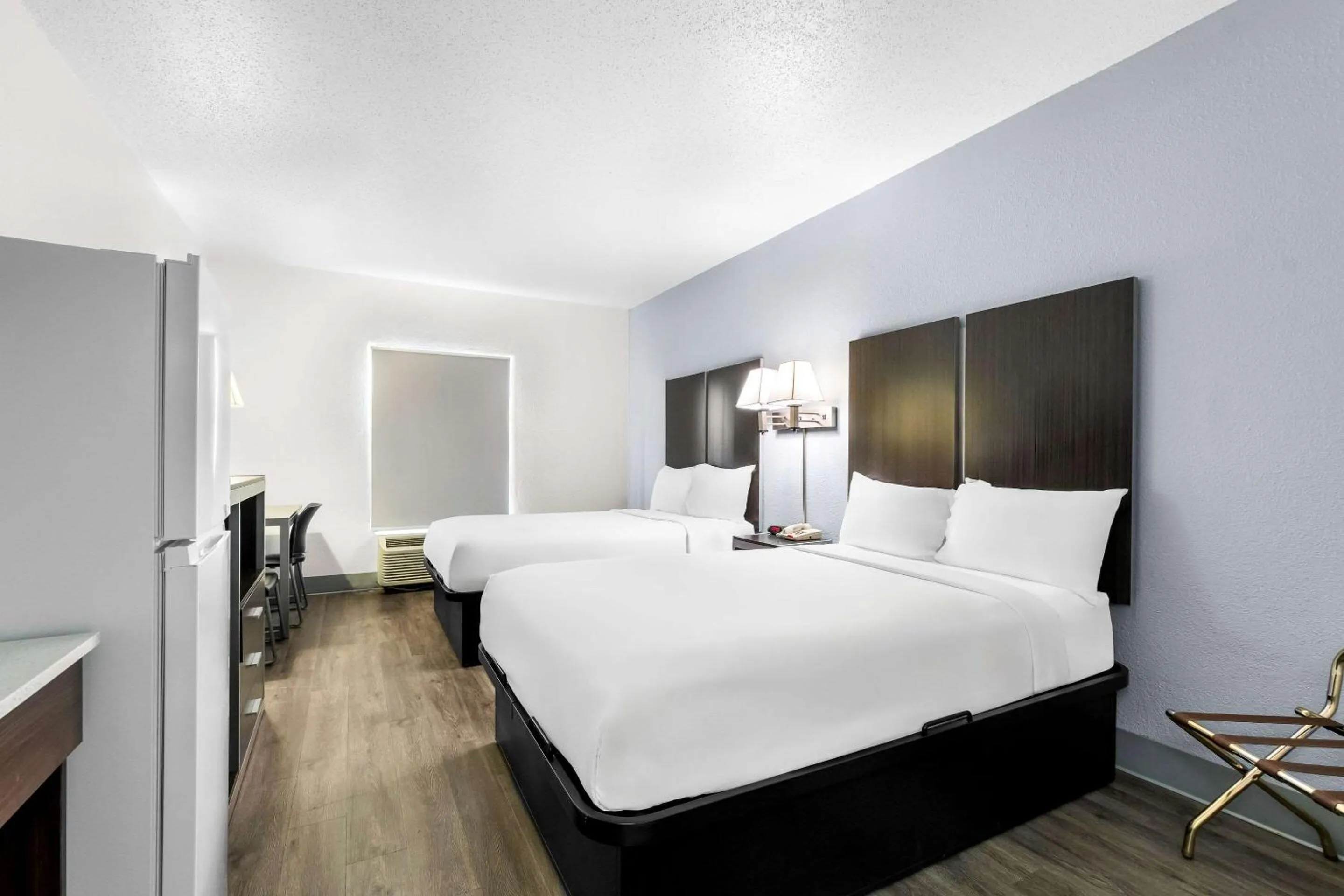 Bedroom, Bed in Americas Best Value Inn - Chattanooga