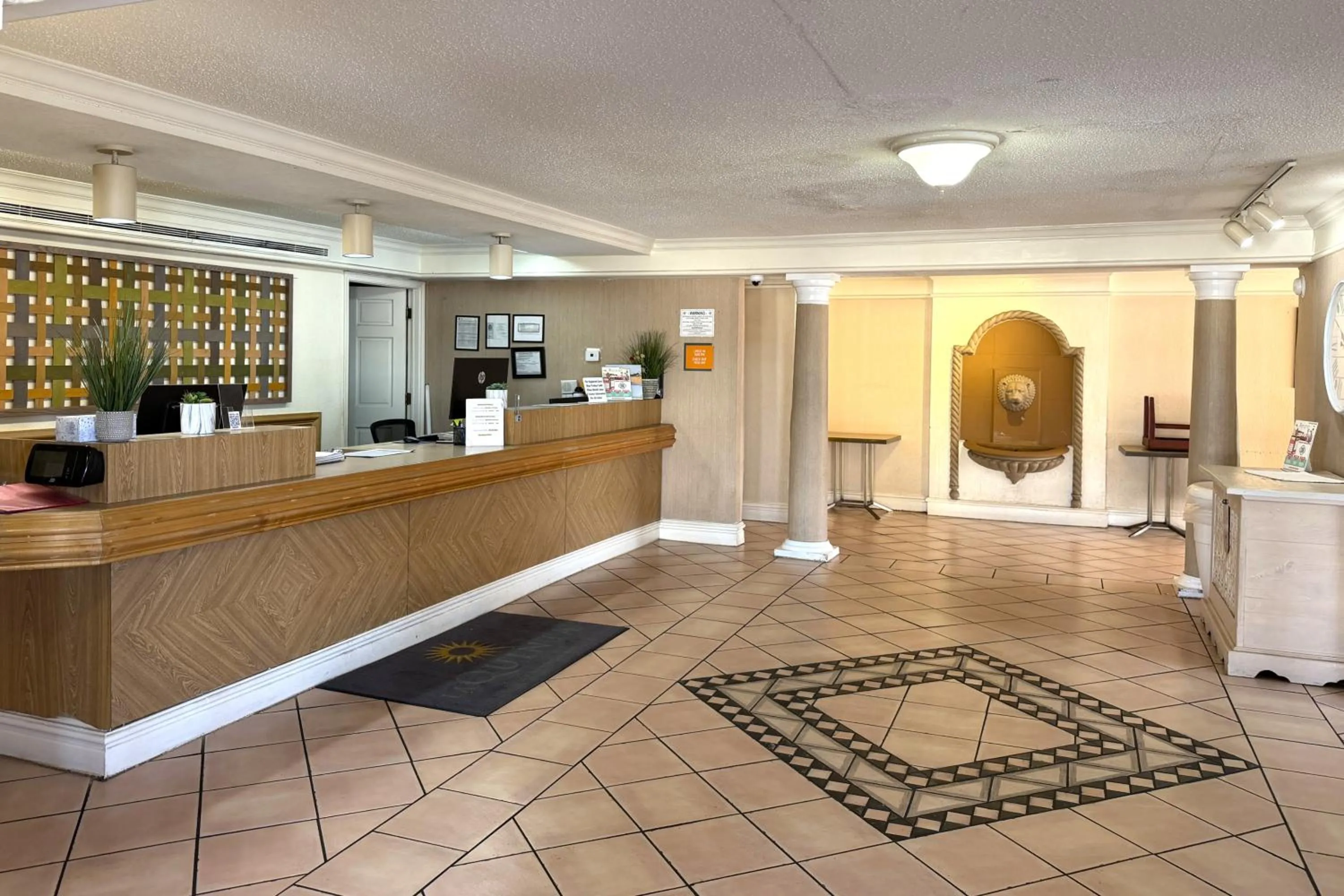 Lobby or reception in Townhouse Garden Inn & Suites San Antonio I 35