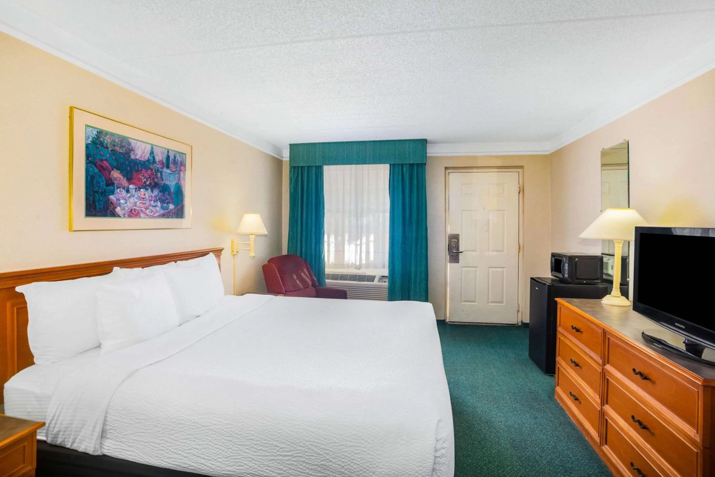 Bedroom, Bed in Super 8 by Wyndham Eagle Pass