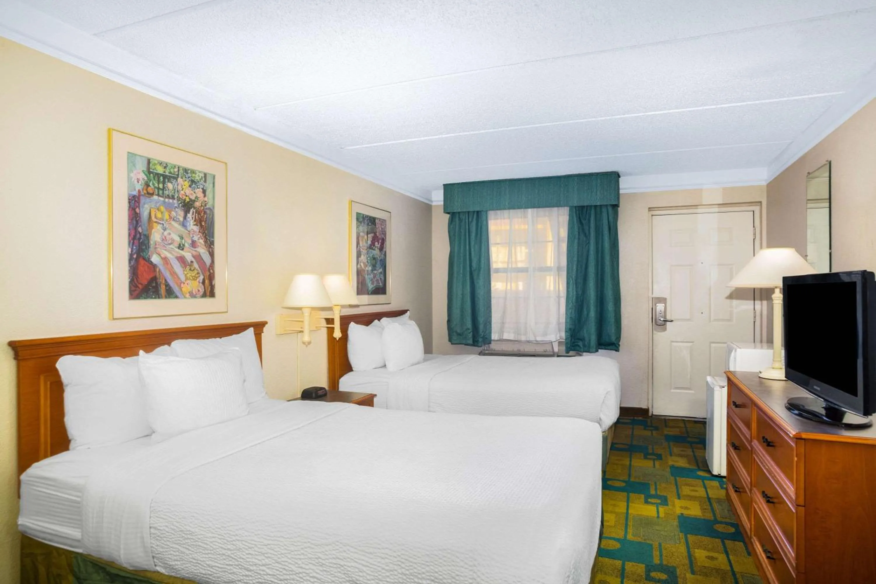 Bedroom, Bed in Super 8 by Wyndham Eagle Pass