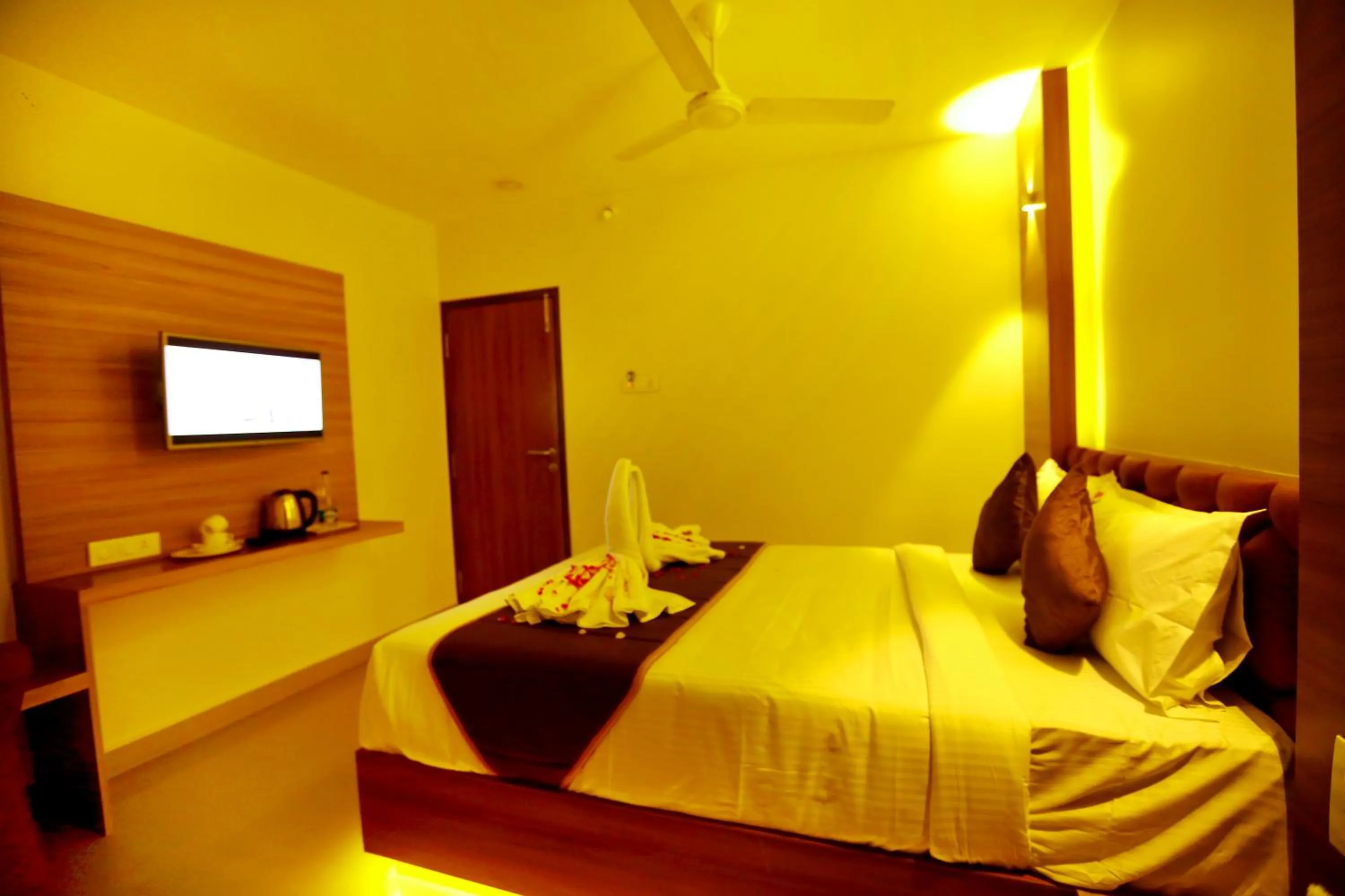 HOTEL KEK GRAND PARK