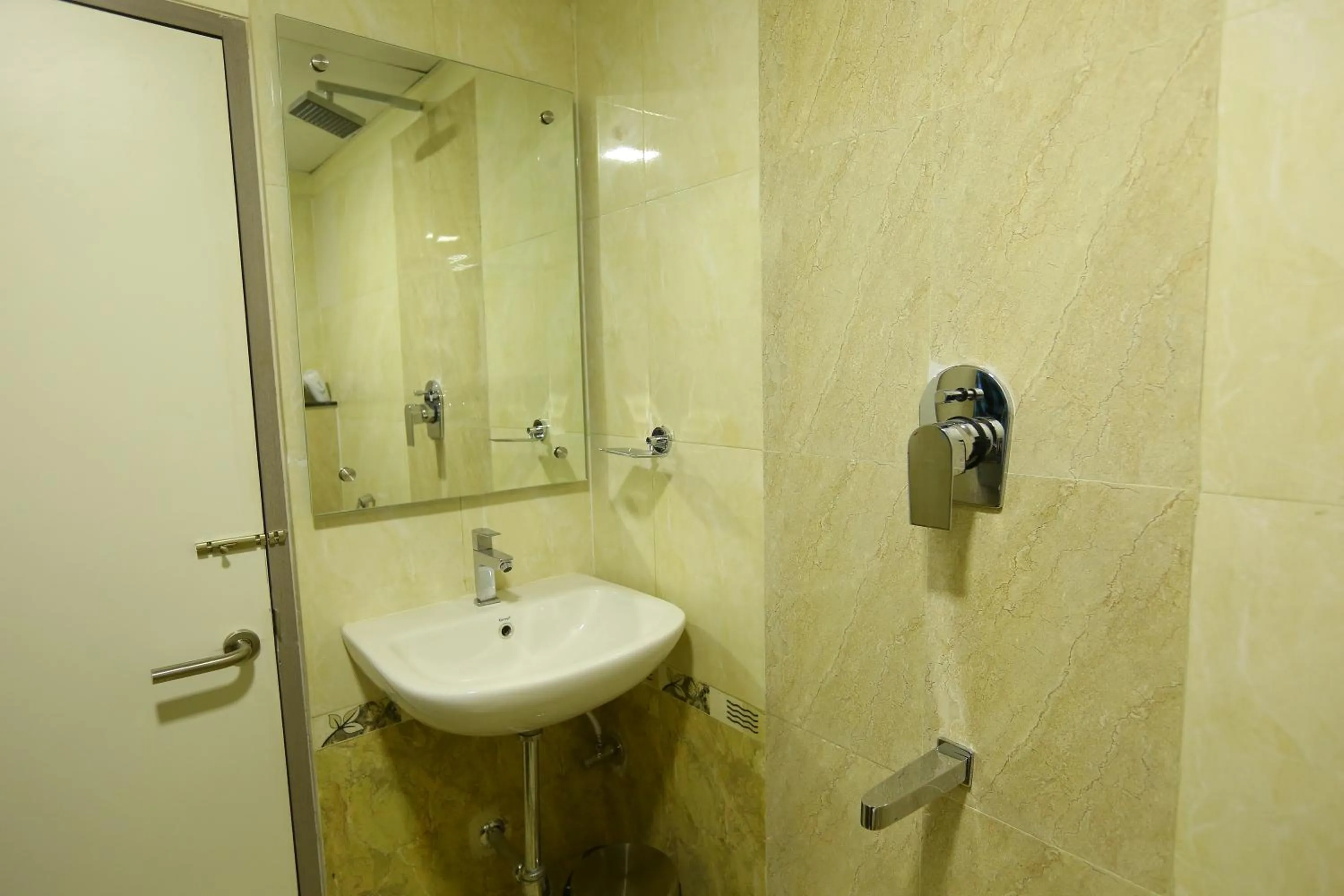 HOTEL KEK GRAND PARK