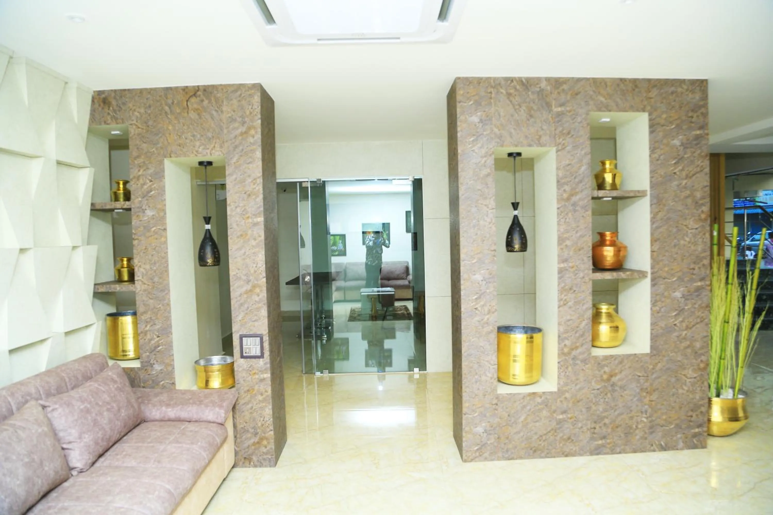 HOTEL KEK GRAND PARK