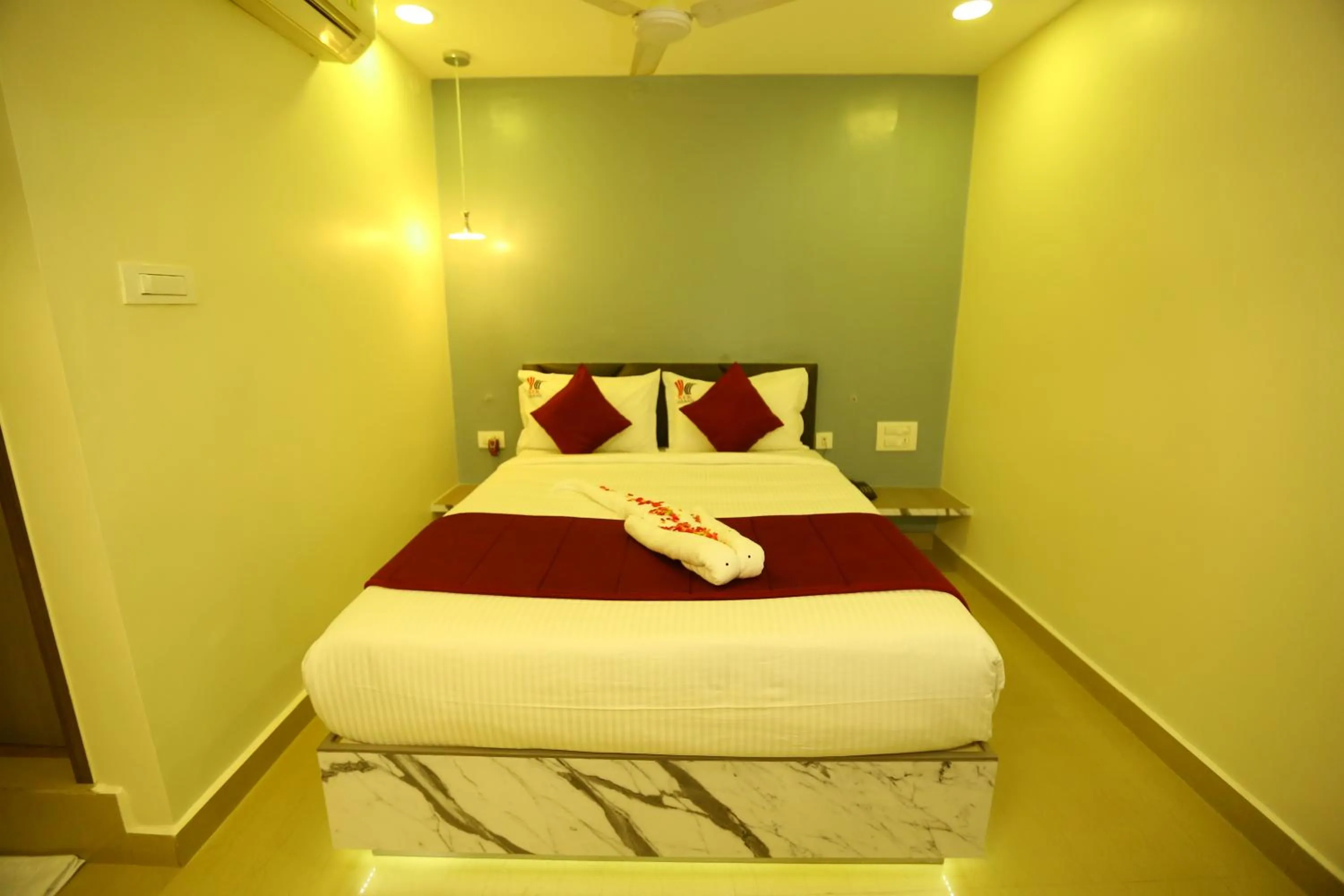 HOTEL KEK GRAND PARK