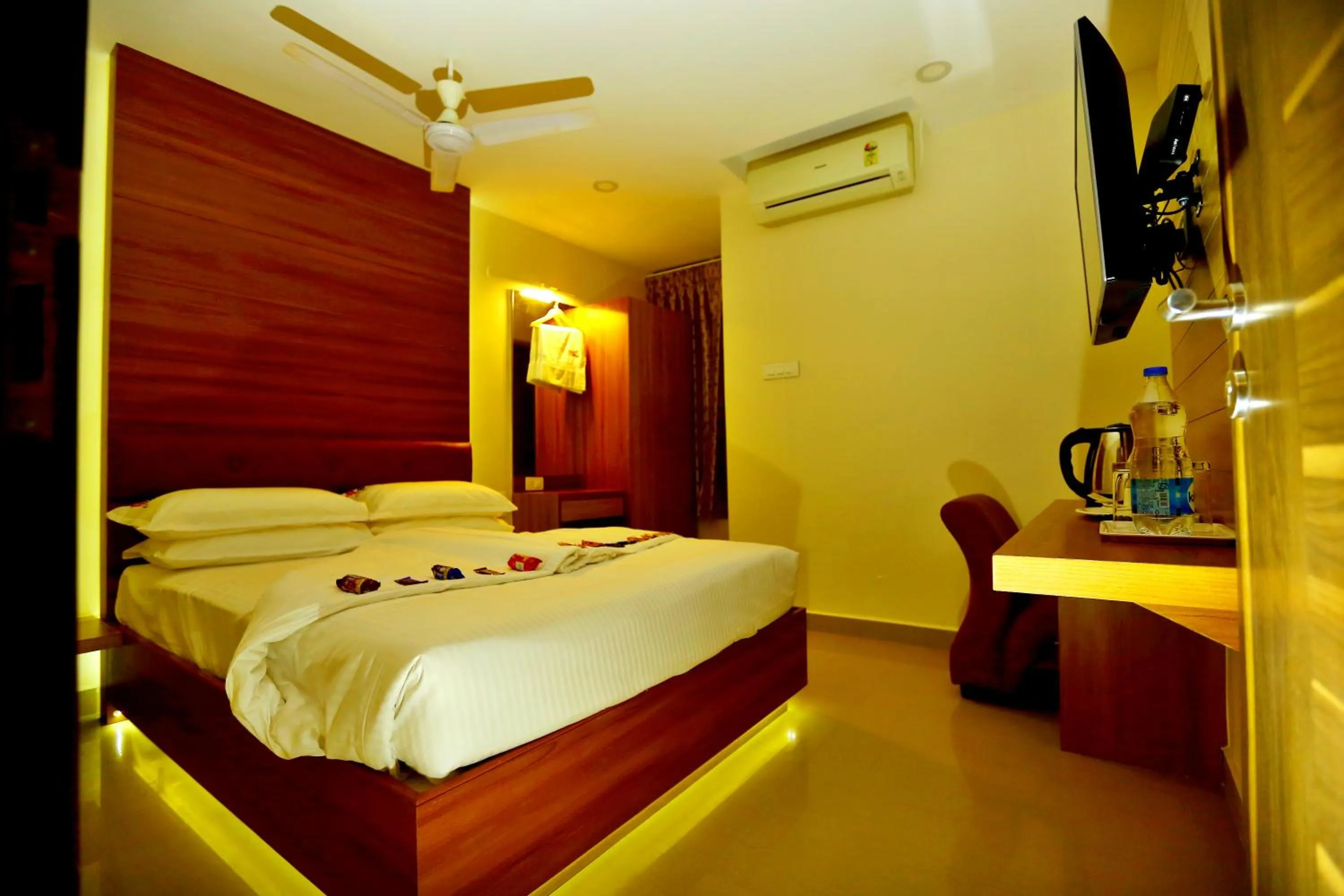 HOTEL KEK GRAND PARK