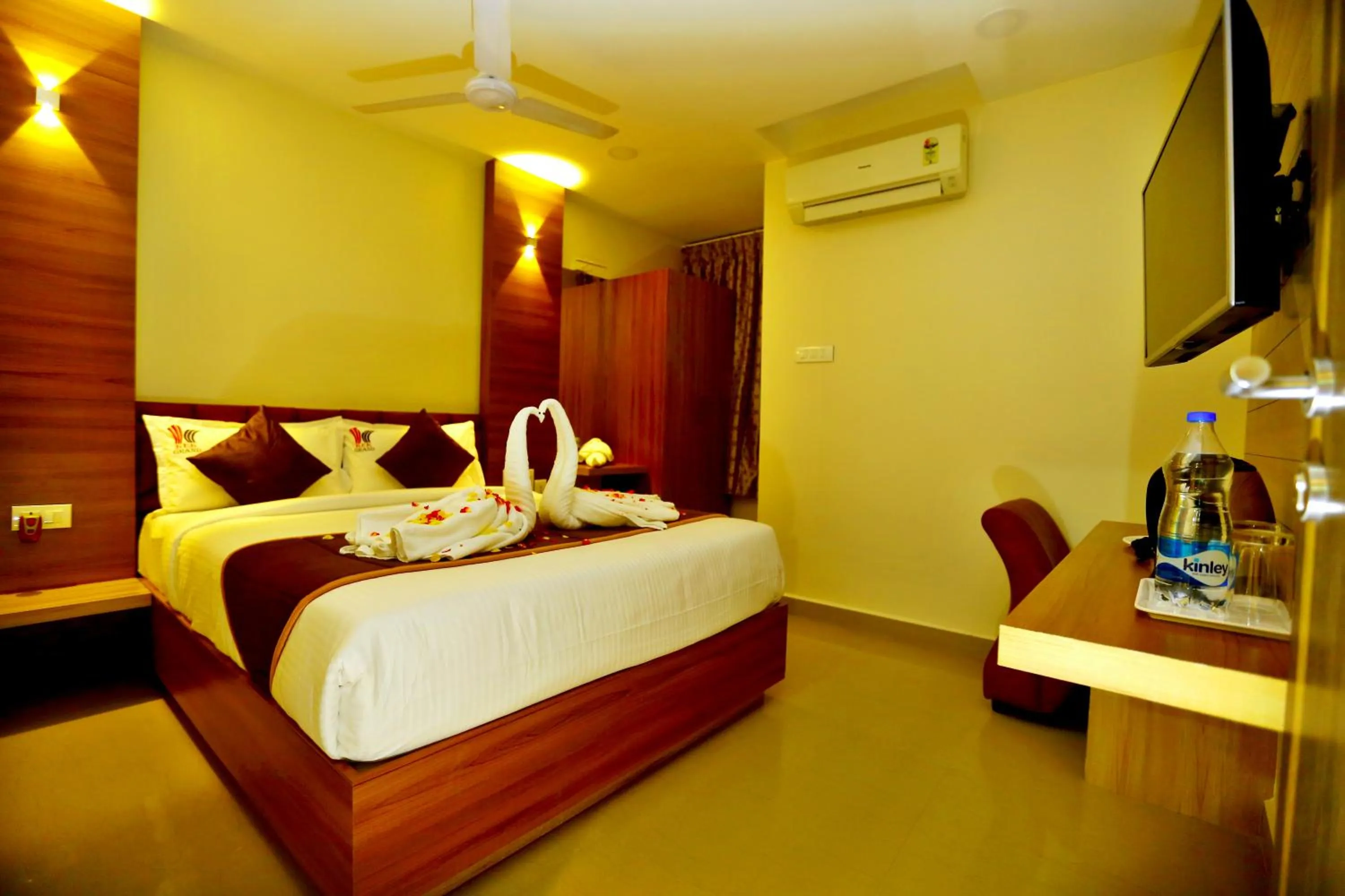 HOTEL KEK GRAND PARK