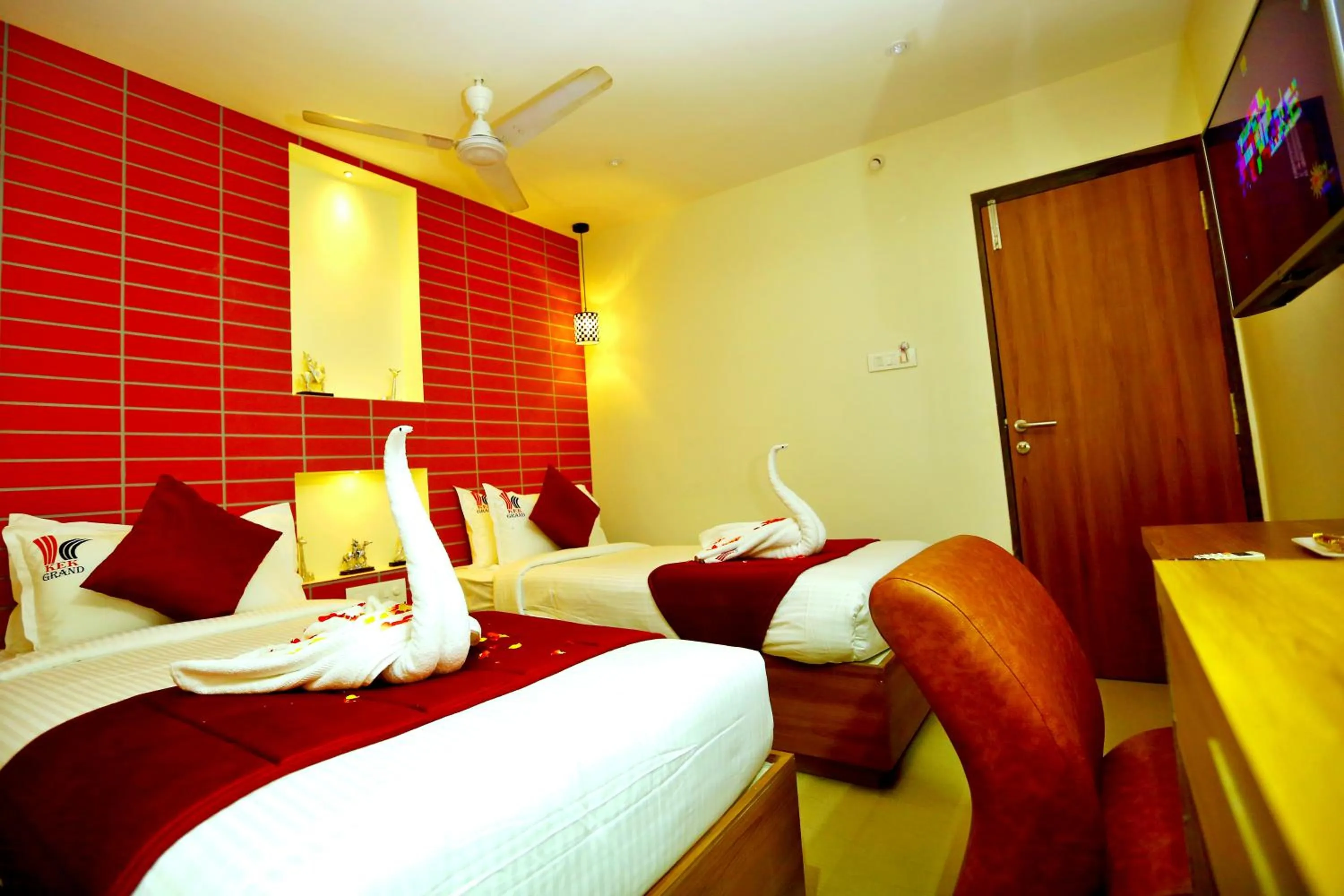 HOTEL KEK GRAND PARK