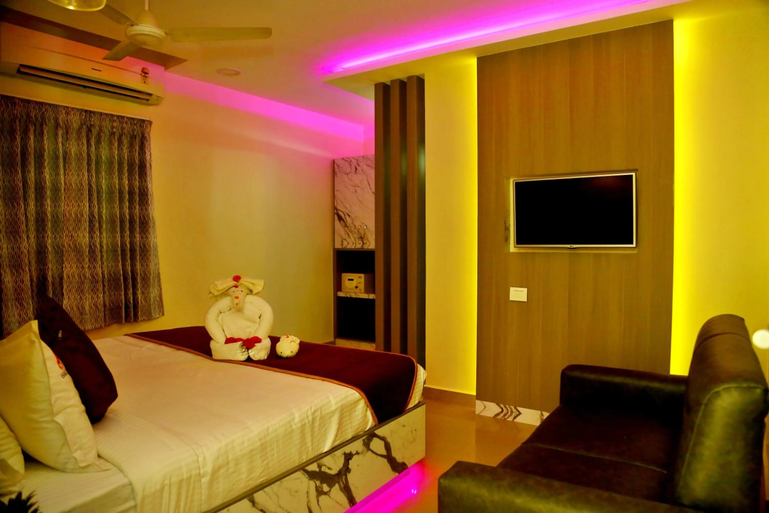 HOTEL KEK GRAND PARK