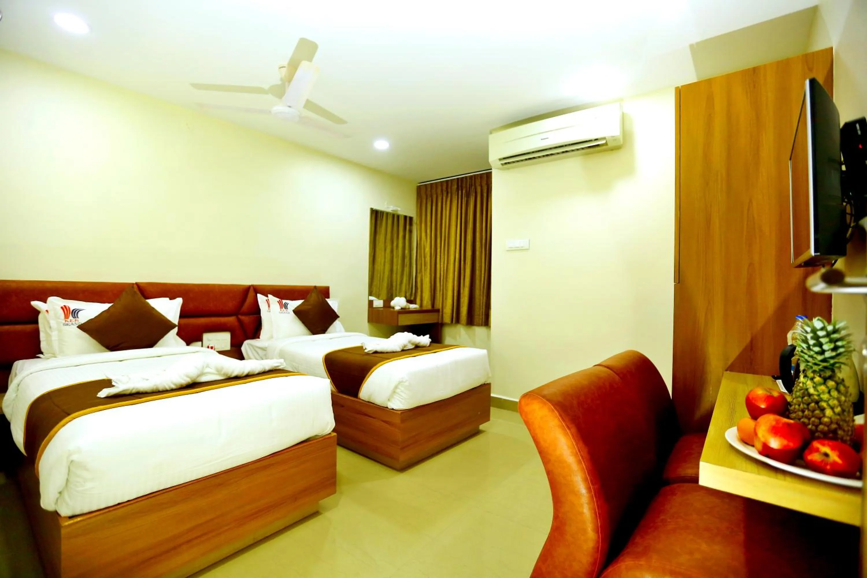 HOTEL KEK GRAND PARK