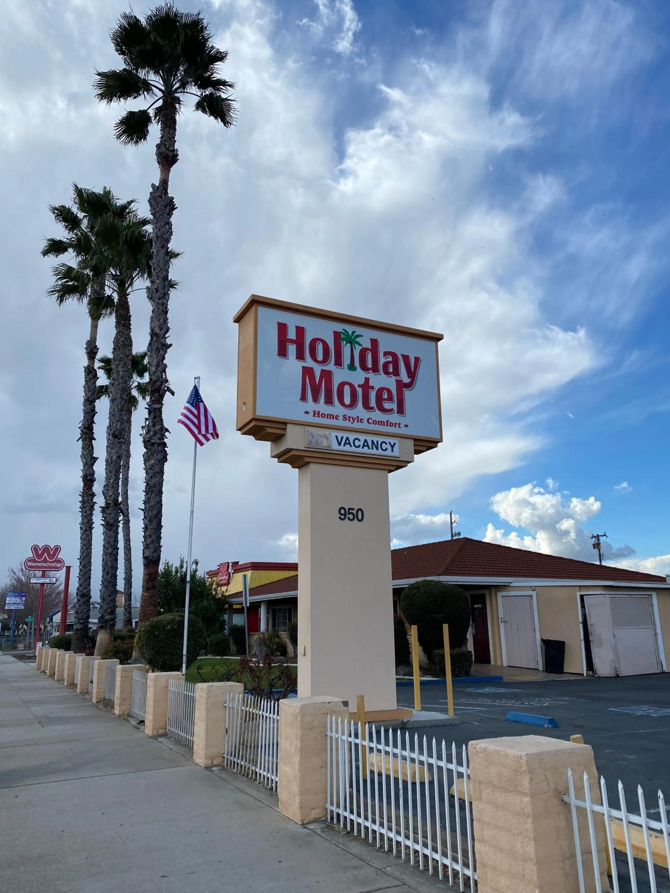 Property building in Holiday Motel Oakdale