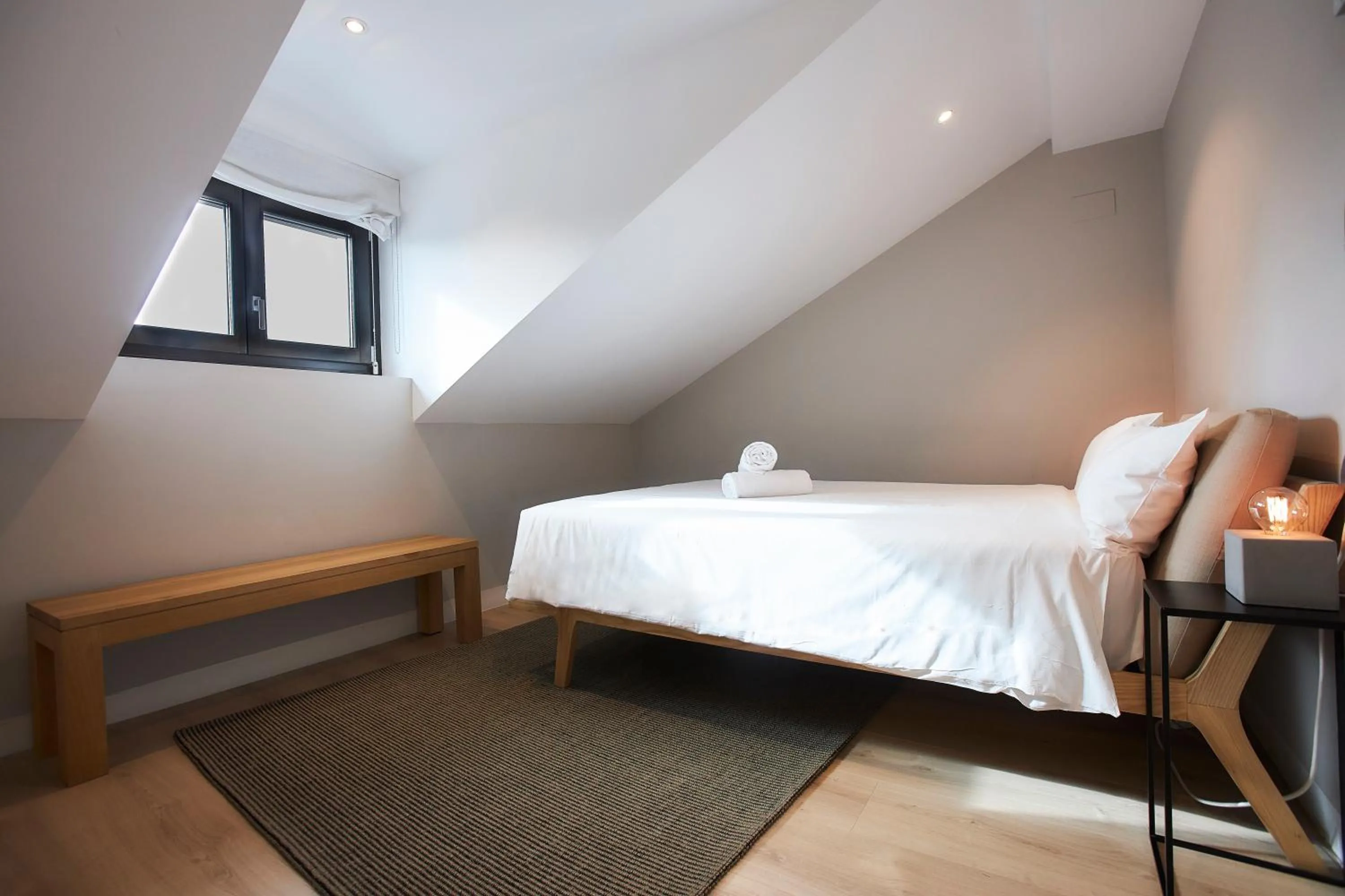 Bedroom, Bed in U-Sense Madrid Santa Ana