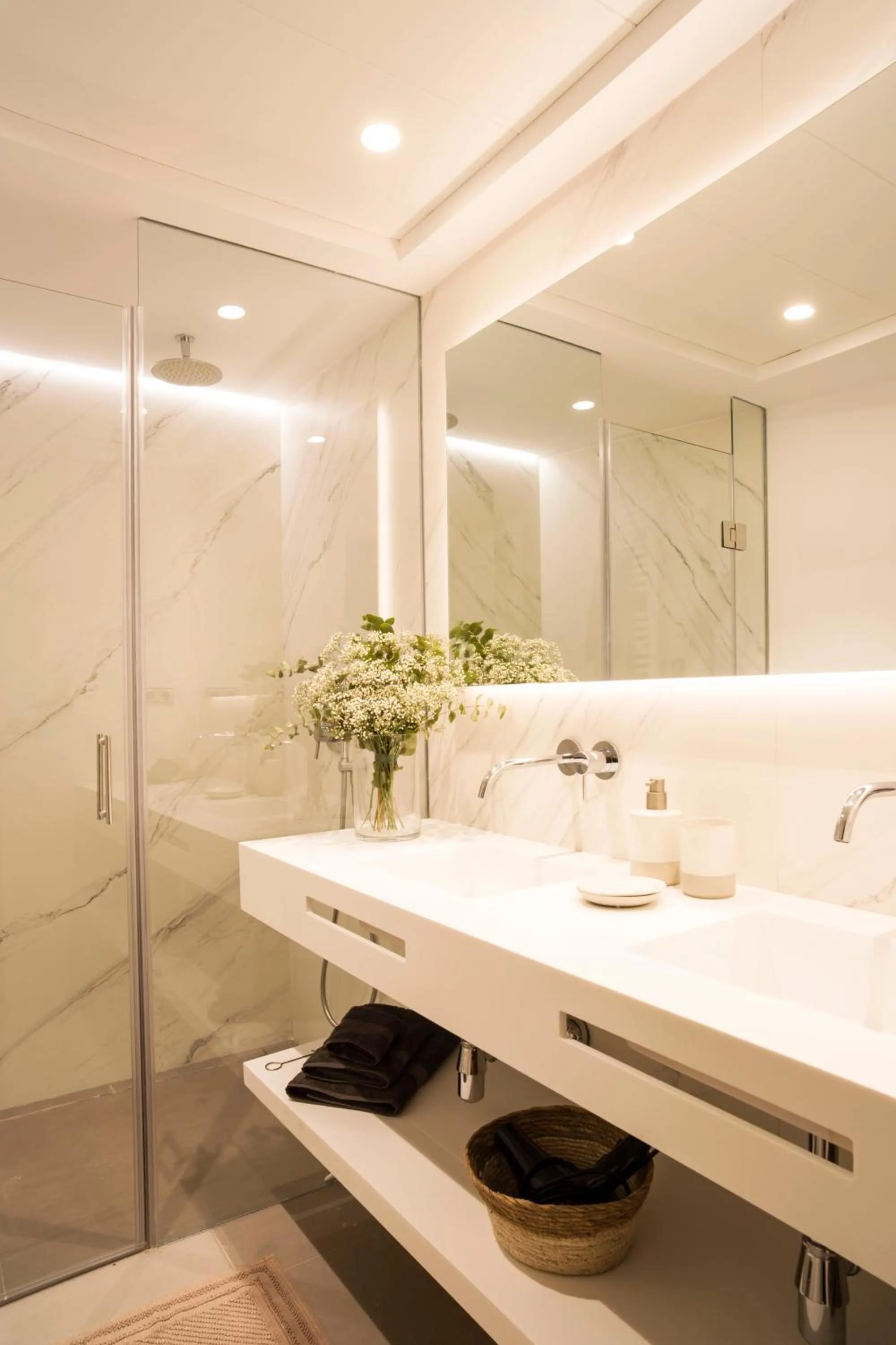 Bathroom in U-Sense Madrid Santa Ana