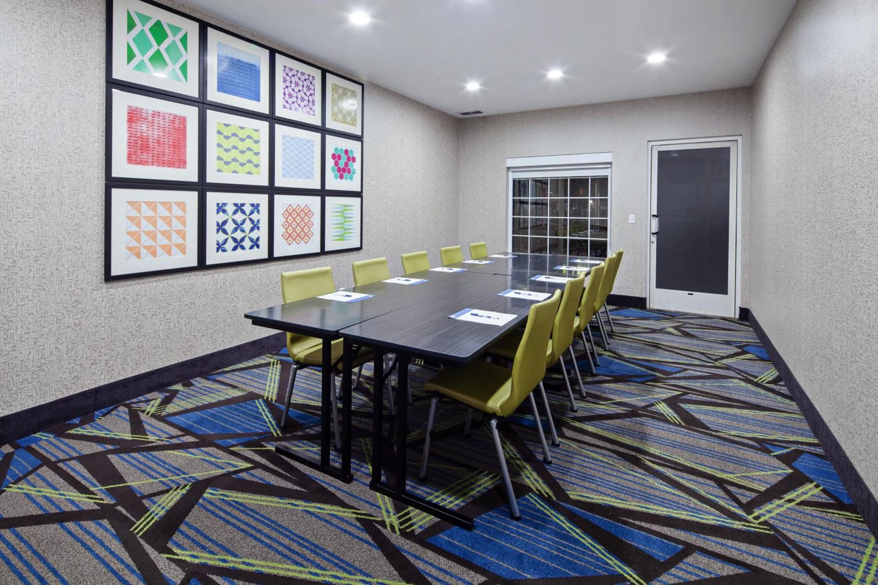 Meeting/conference room in Holiday Inn Express & Suites - Tulare by IHG
