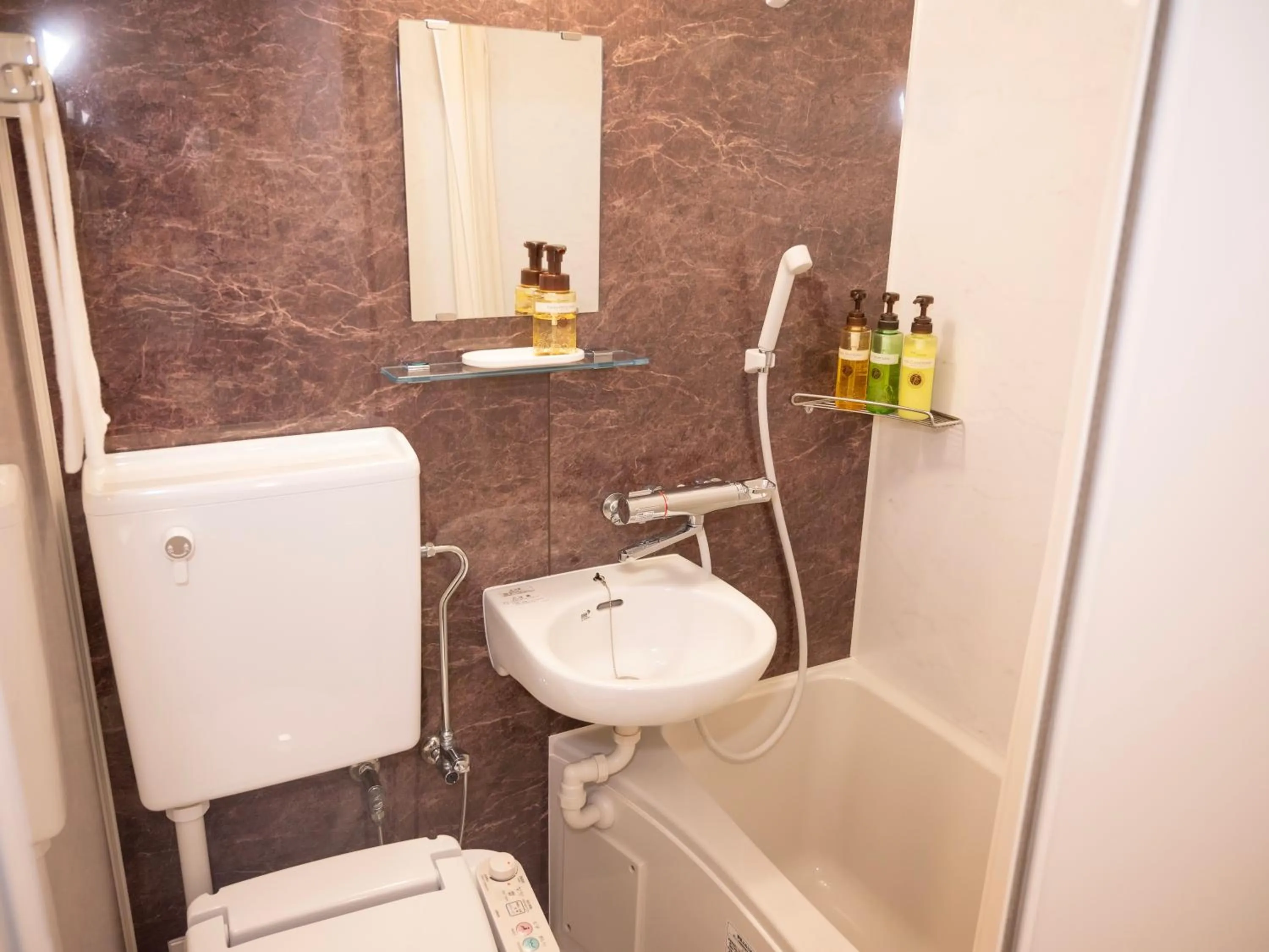 Bathroom in Numazu Grand Hotel