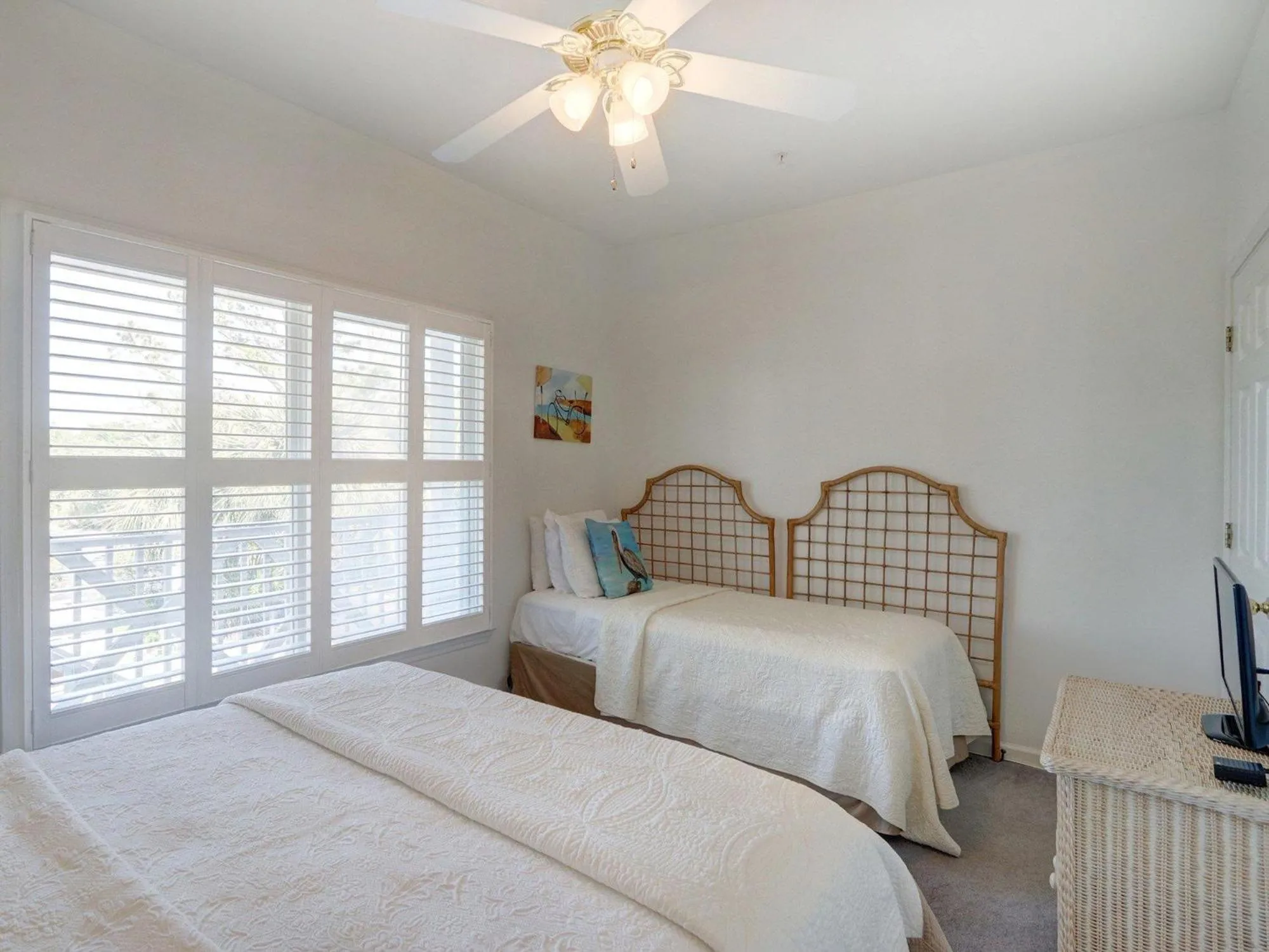 Bed in Dolphin Dance