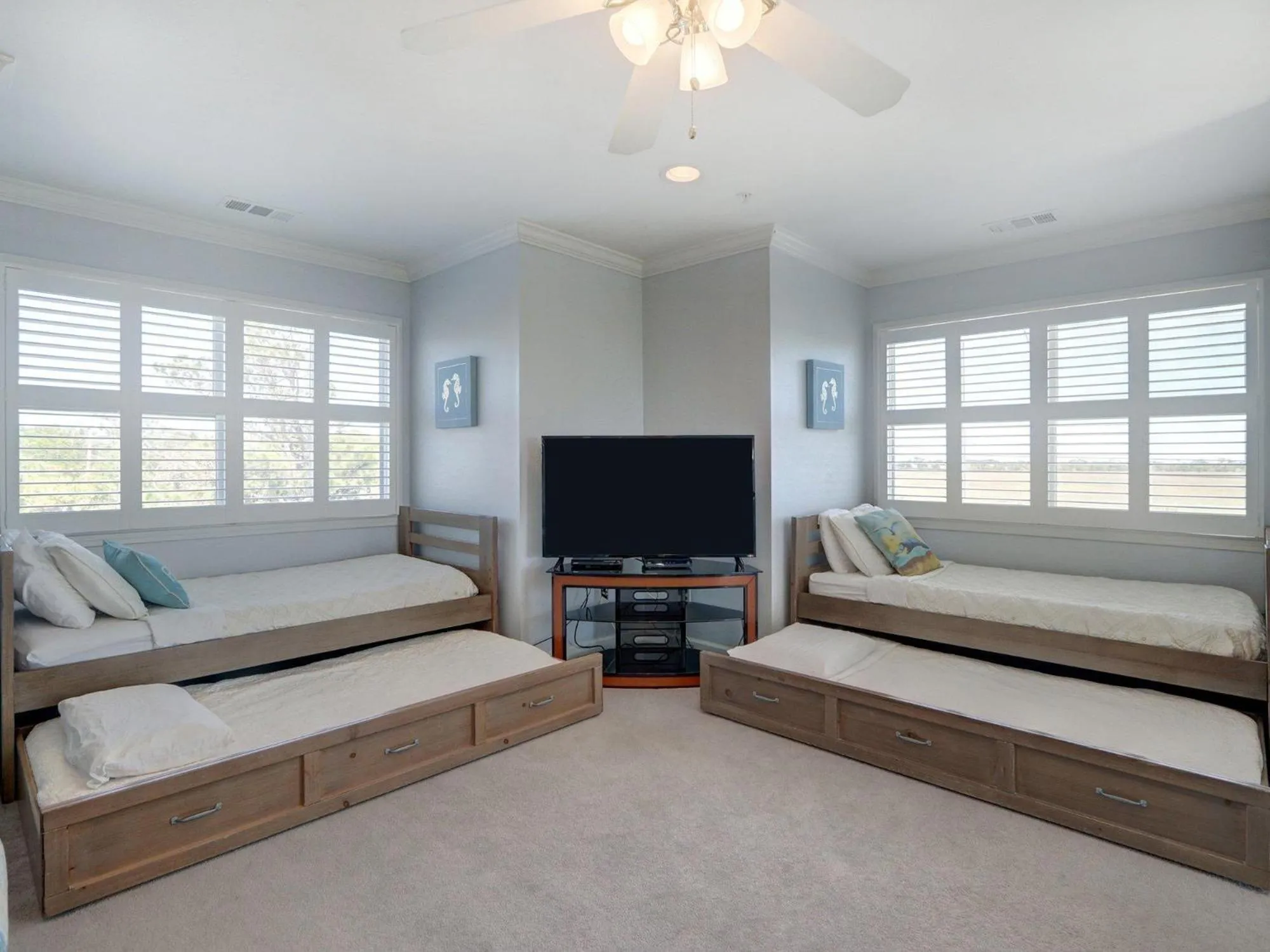 Bed in Dolphin Dance