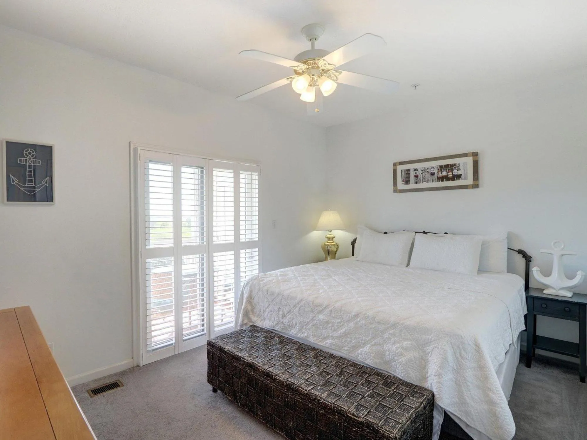 Bed in Dolphin Dance