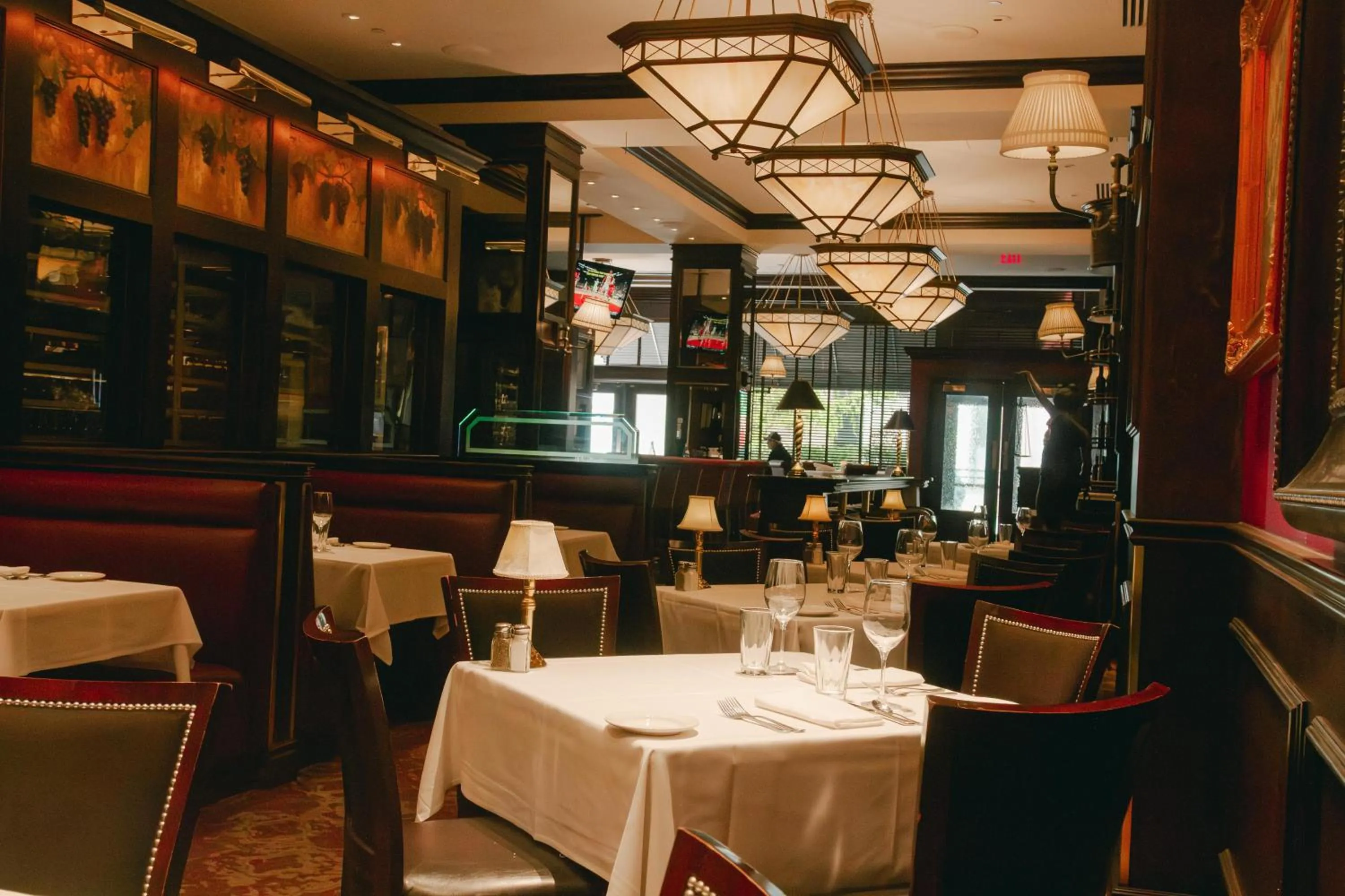 Restaurant/places to eat in Conrad Indianapolis