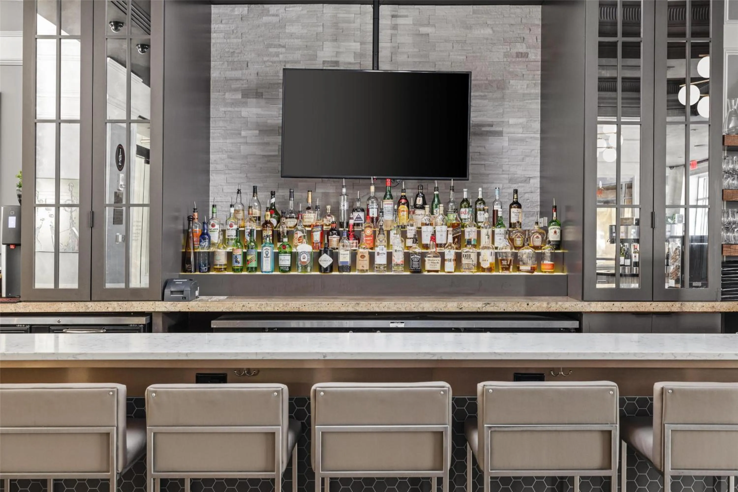 Lounge or bar in Conrad Indianapolis