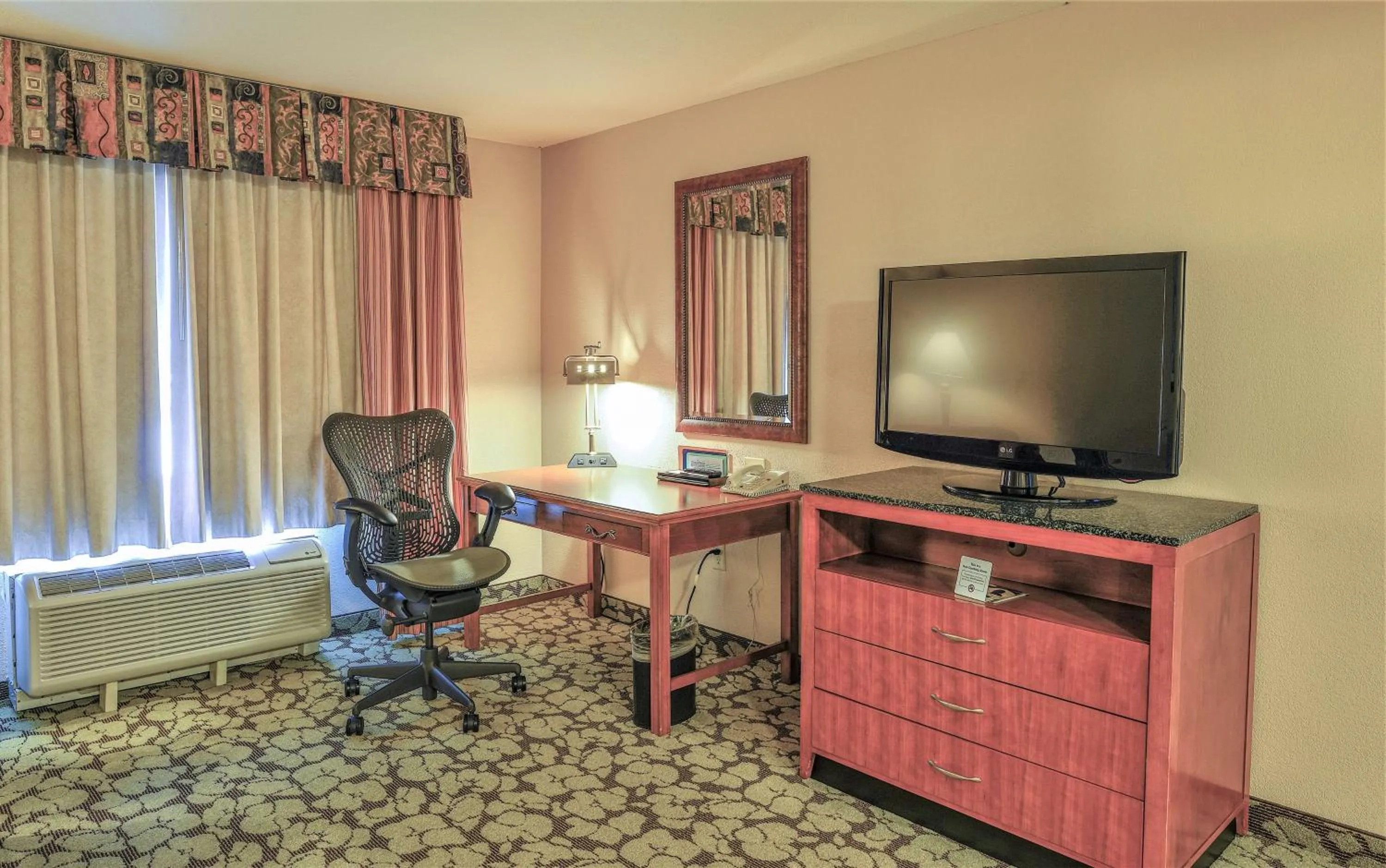 Photo of the whole room in ACP Hotel Houston Westchase, MOD Collection by Sonesta