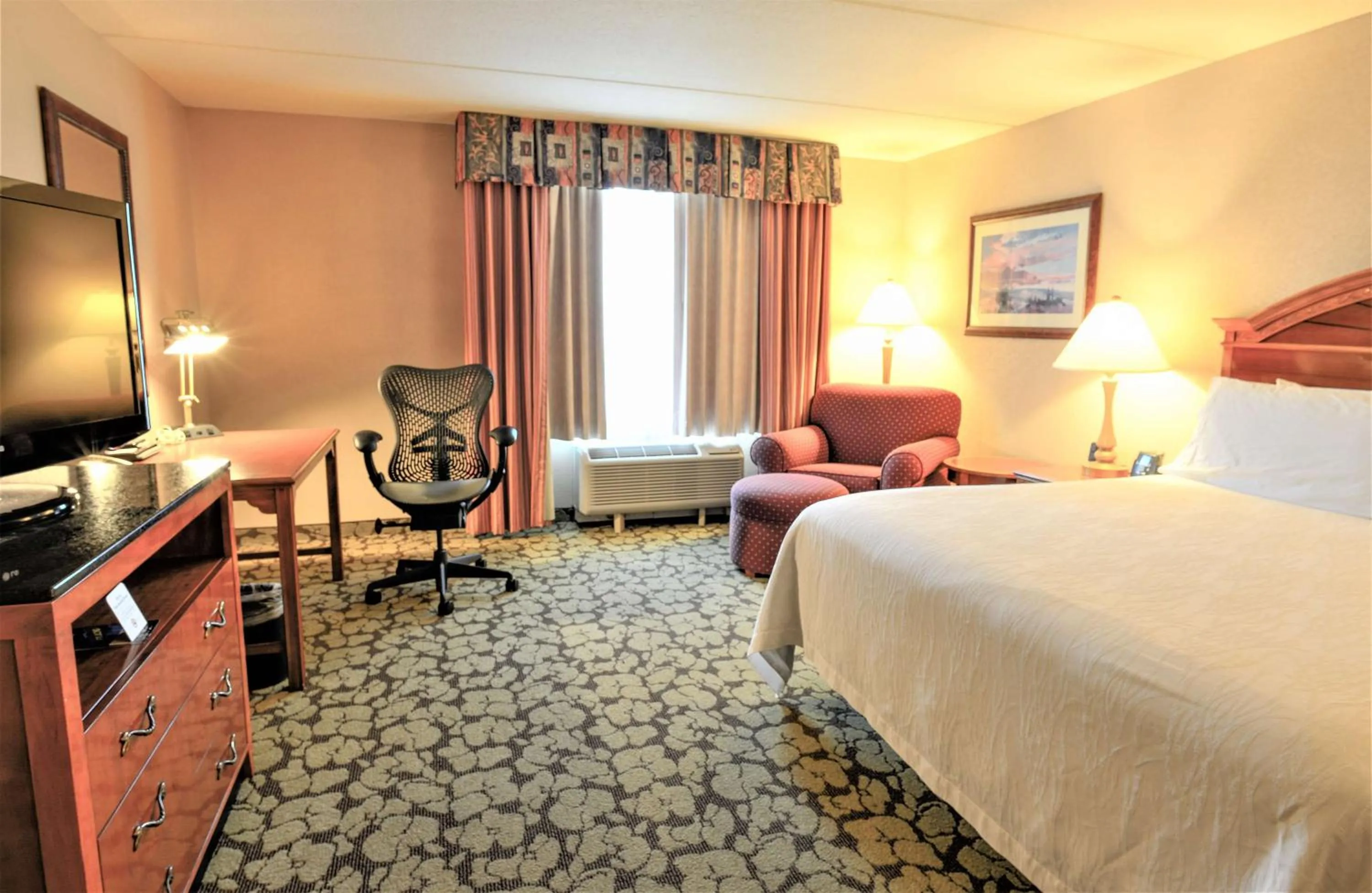 Bedroom, Bed in ACP Hotel Houston Westchase, MOD Collection by Sonesta