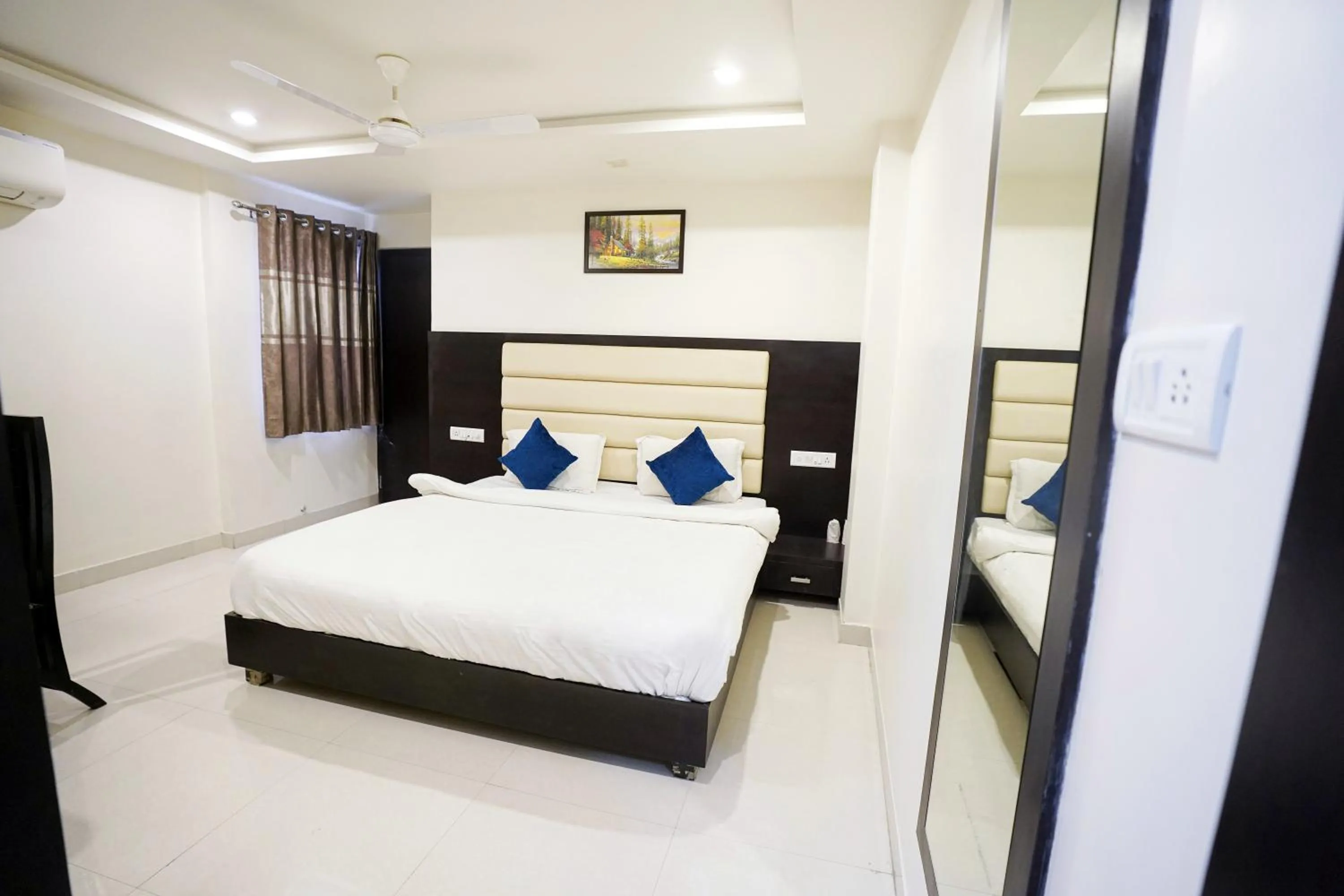 Bed in Hotel Suryansh