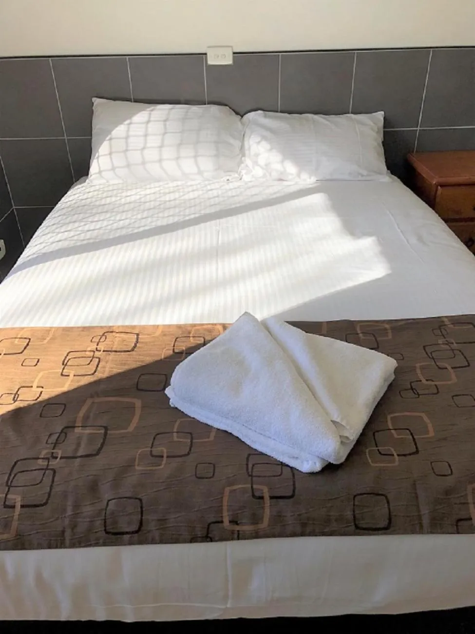 Bed in Tamworth Central Motel