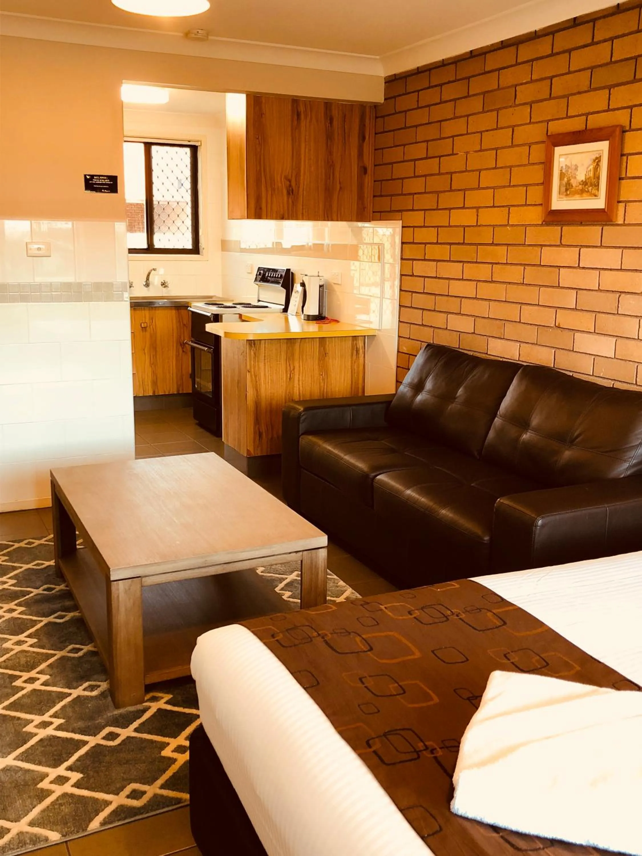 Kitchen or kitchenette in Tamworth Central Motel