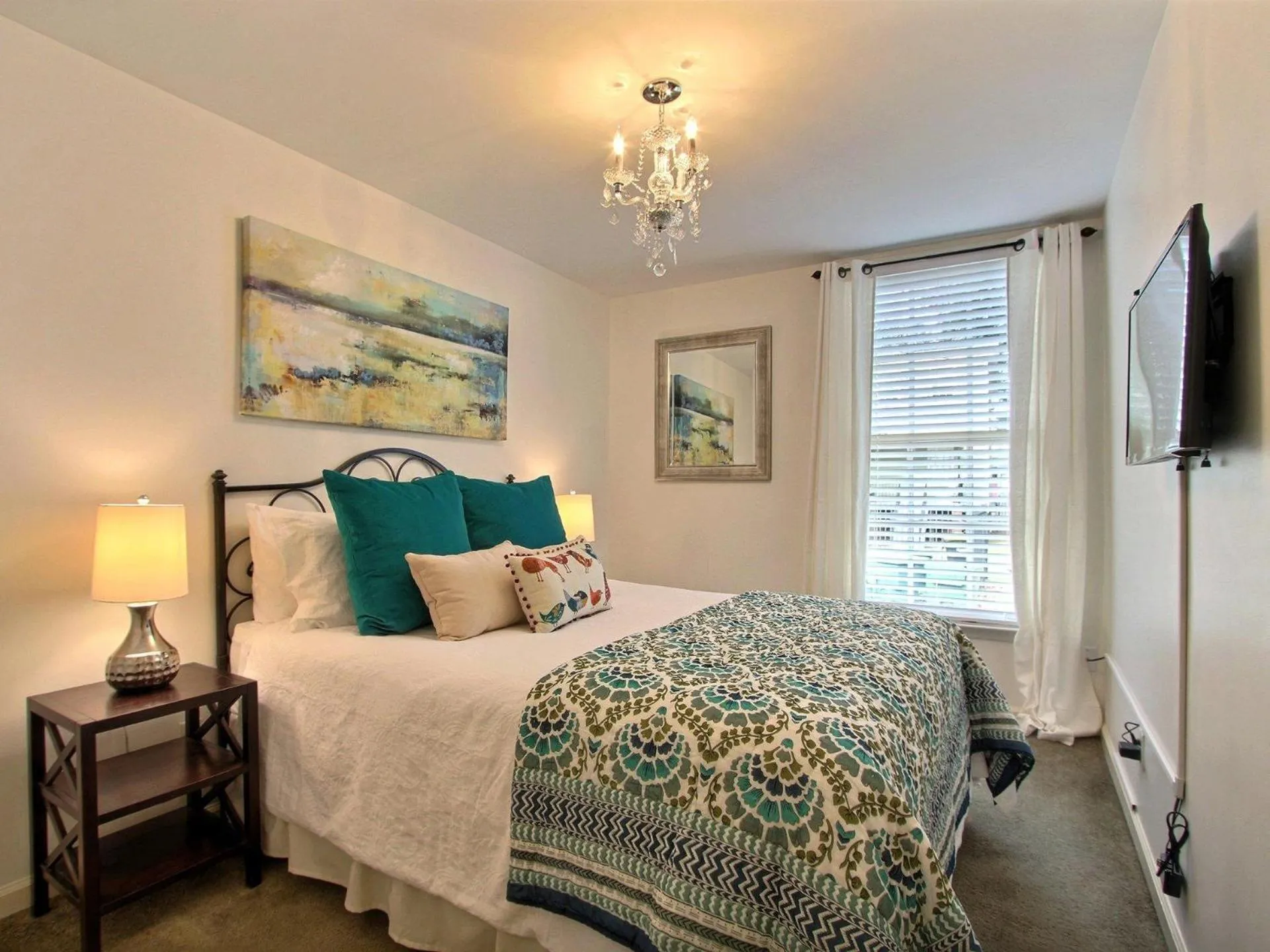 Bed in Fountain View Cottage