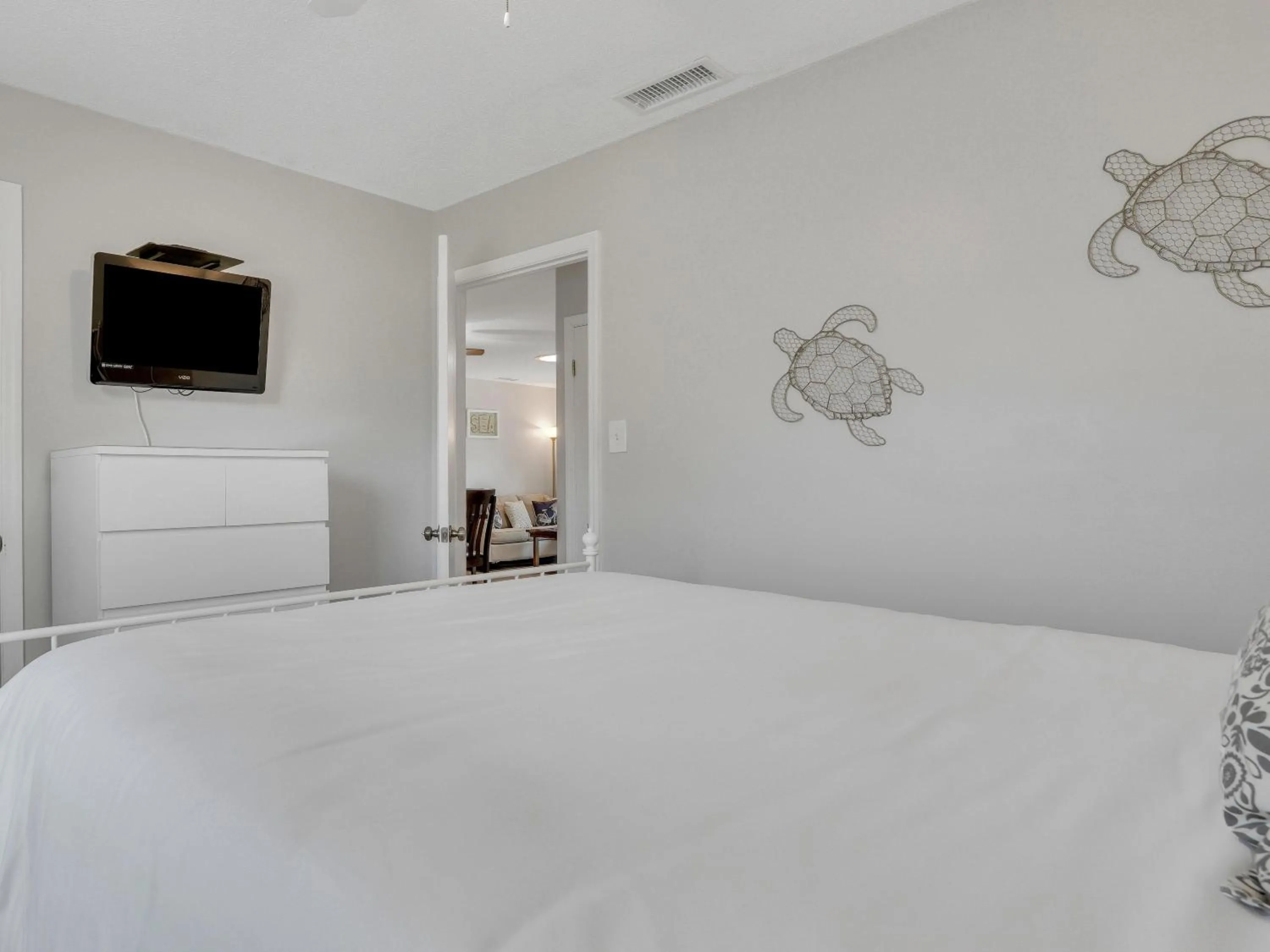 Bed in Tybee Exposure