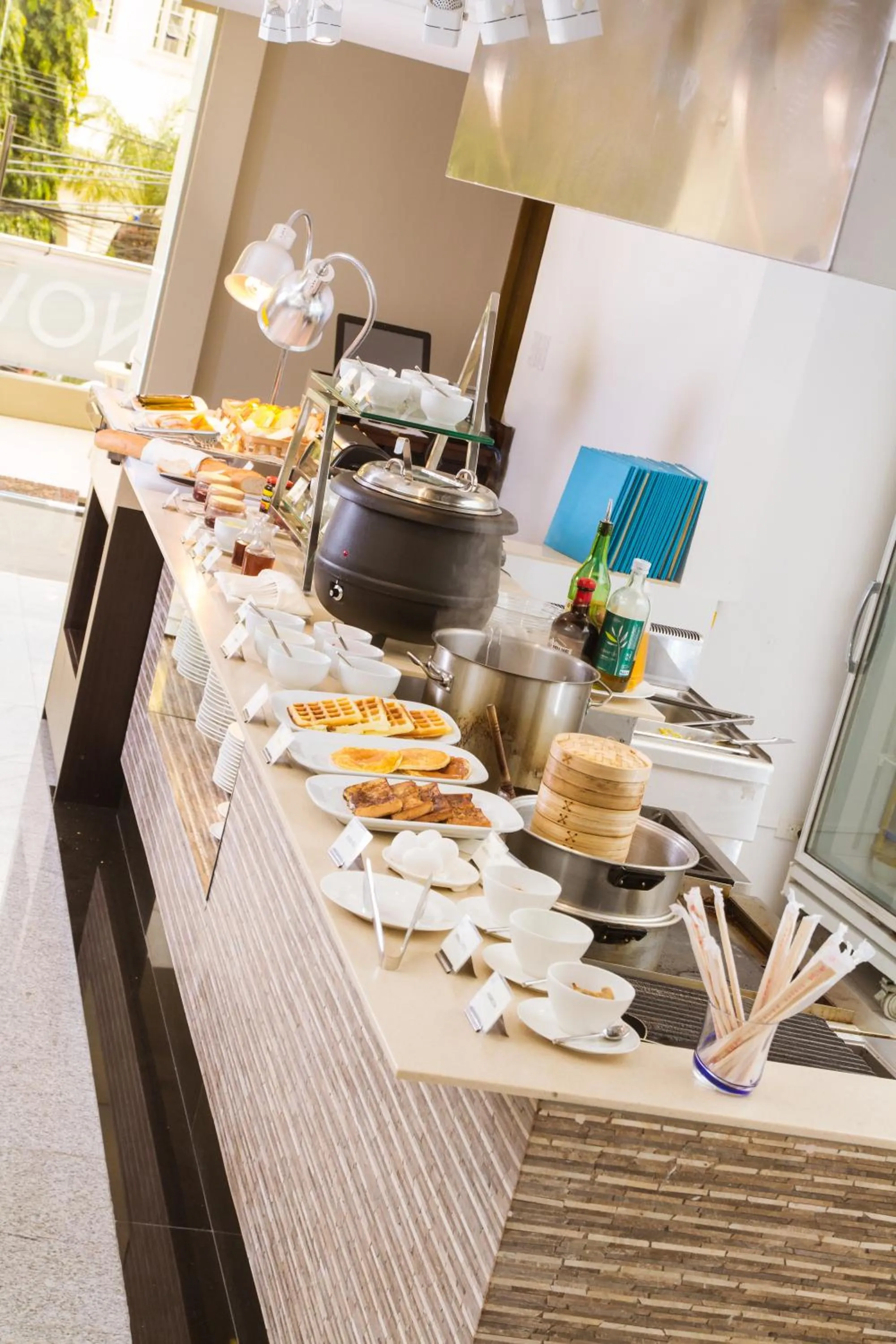 Restaurant/places to eat in St Mark Hotel