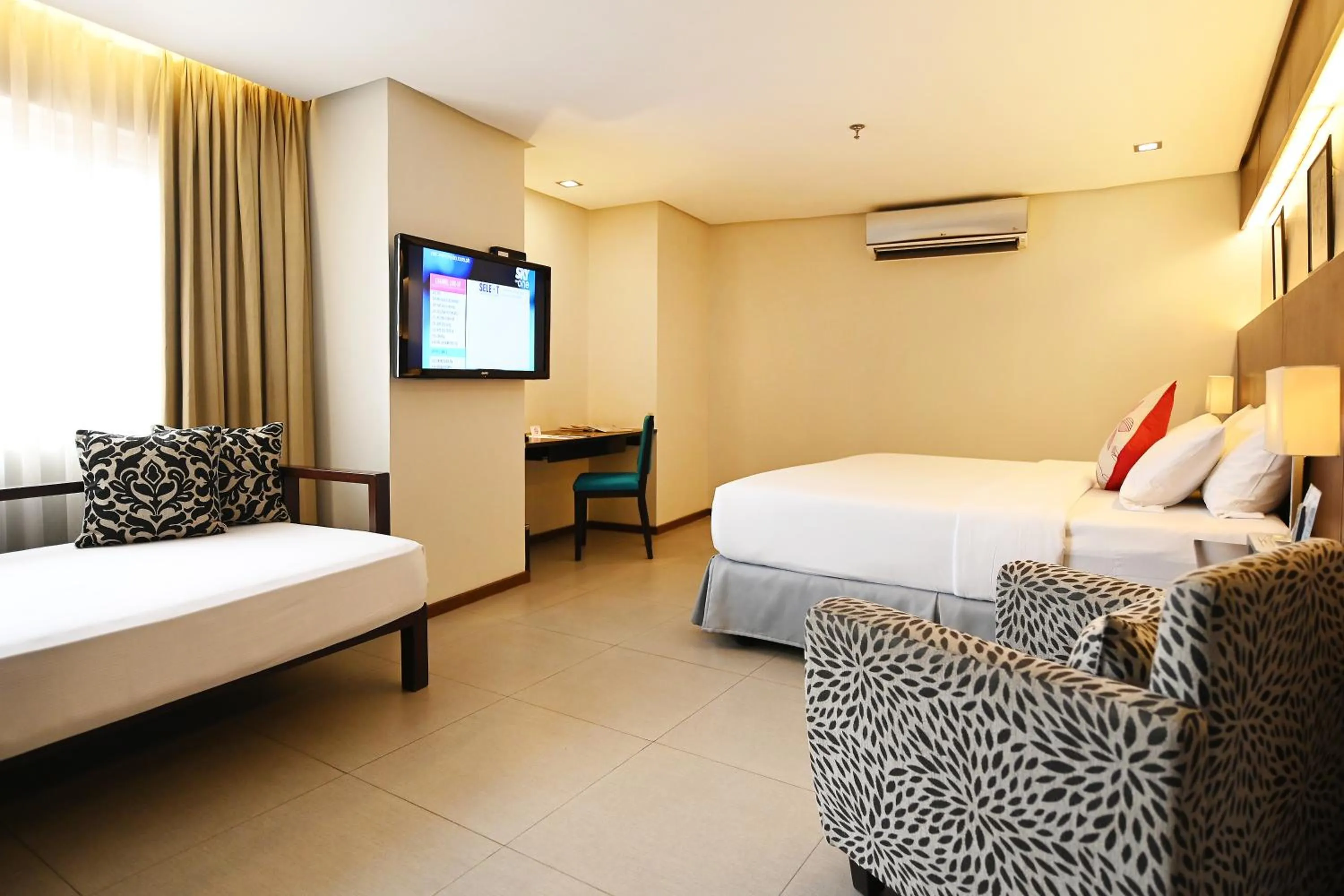 Bed in St Mark Hotel