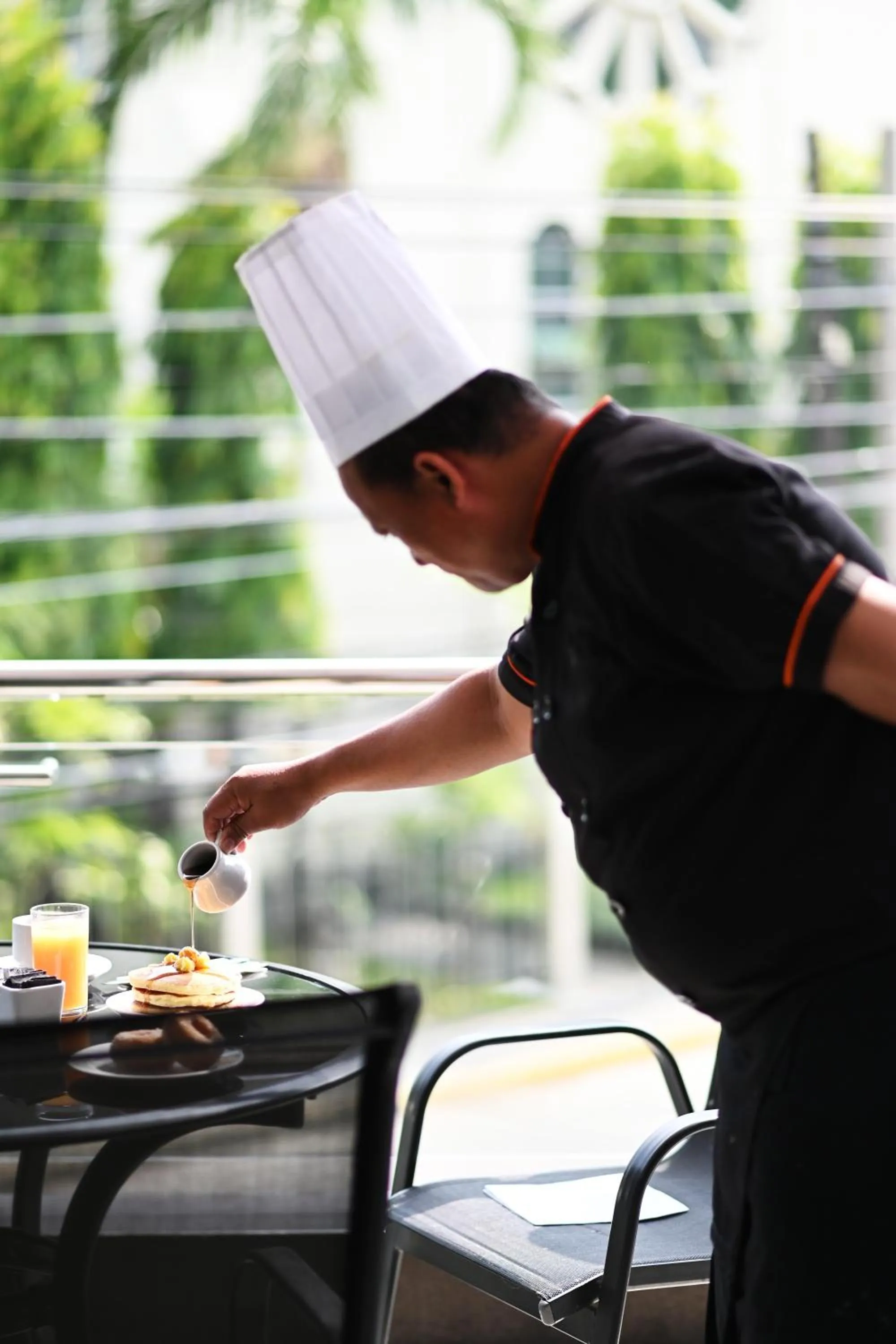 Restaurant/places to eat in St Mark Hotel